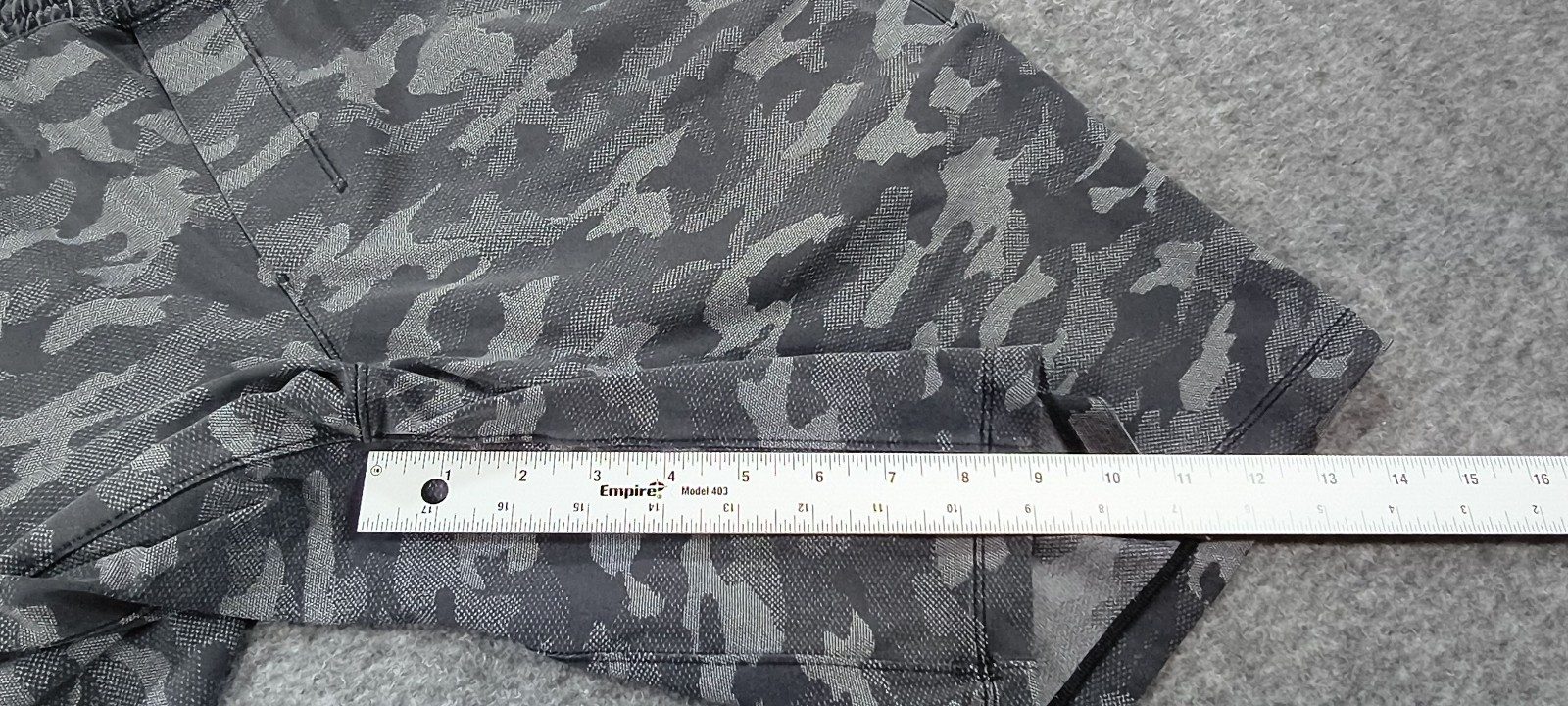 Lululemon Grey Camo Men's Athletic Shorts Large image 8