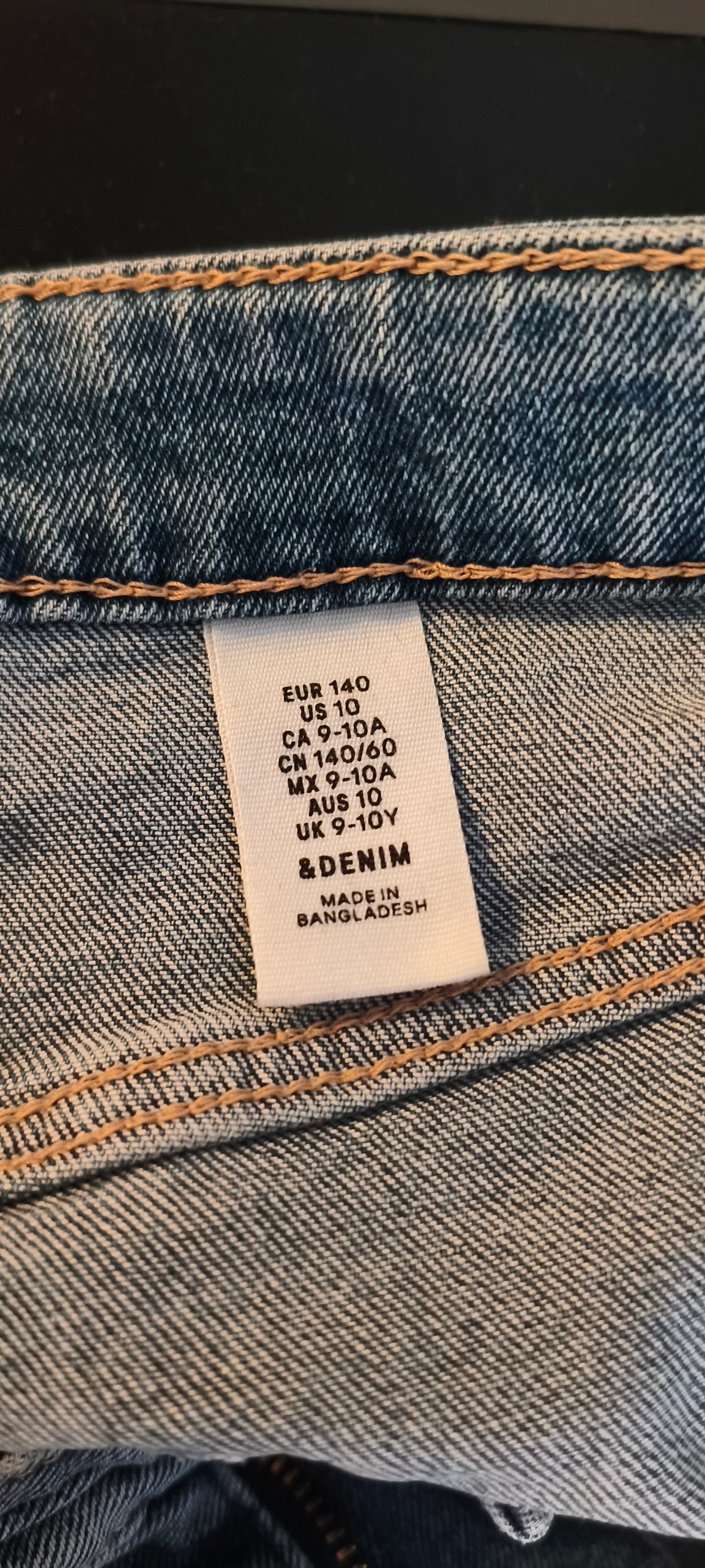 Jeans-Shorts Mädchen Blau mit gesticktem Saum von &DENIM image 4
