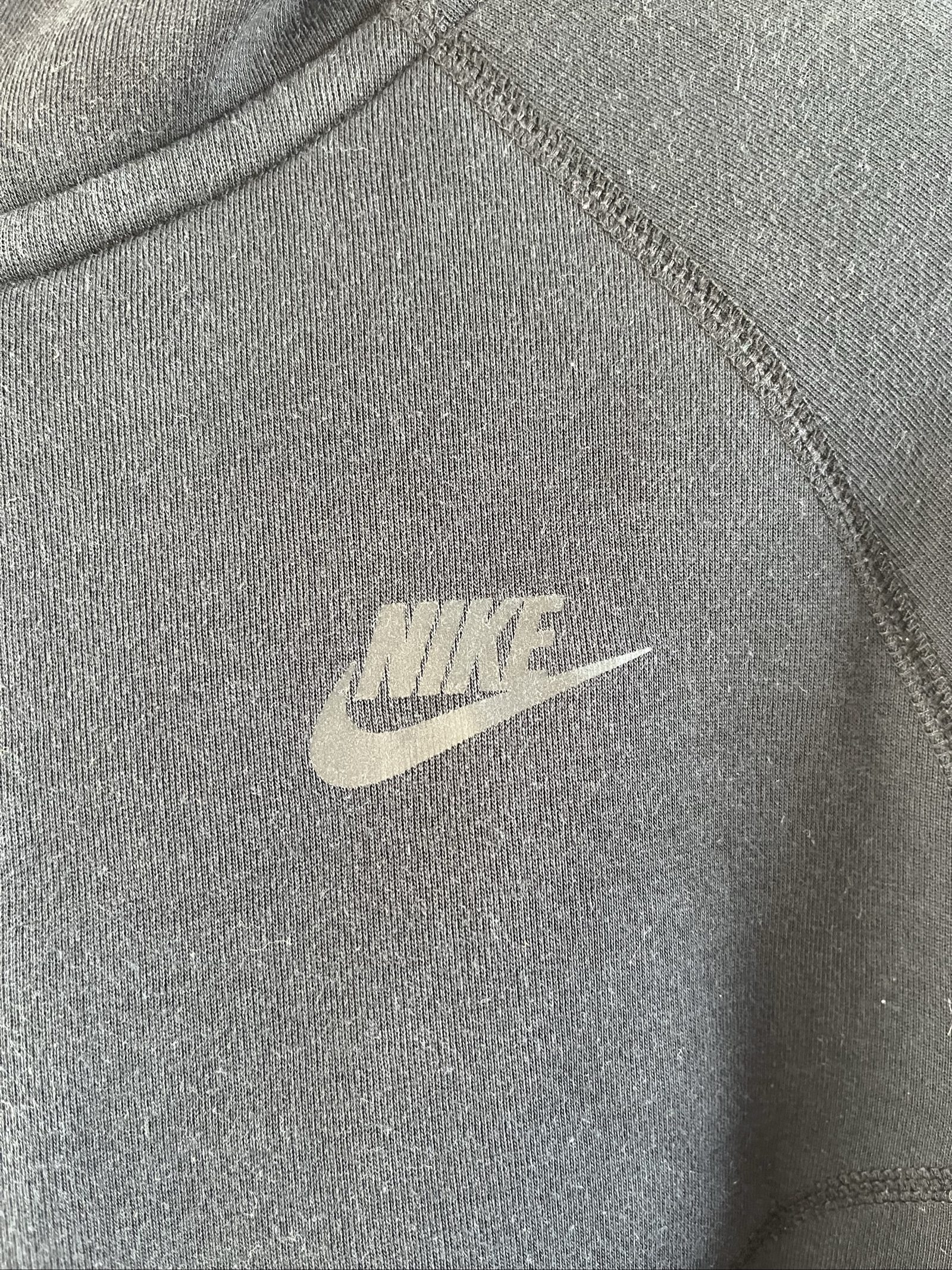 Nike Black Zip Hoodie kids XL with Waterproof Zipper Pockets image 2