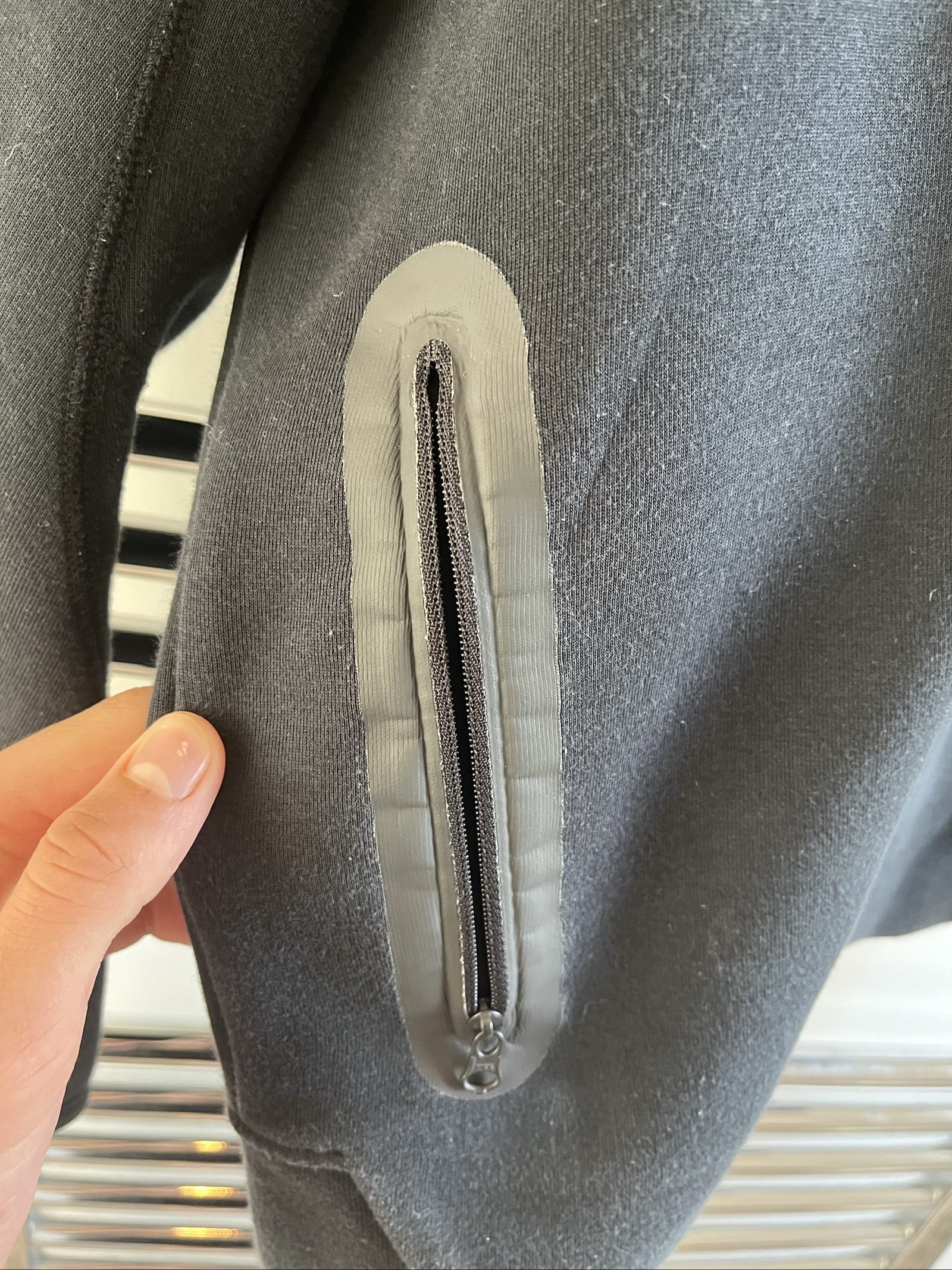 Nike Black Zip Hoodie kids XL with Waterproof Zipper Pockets image 4