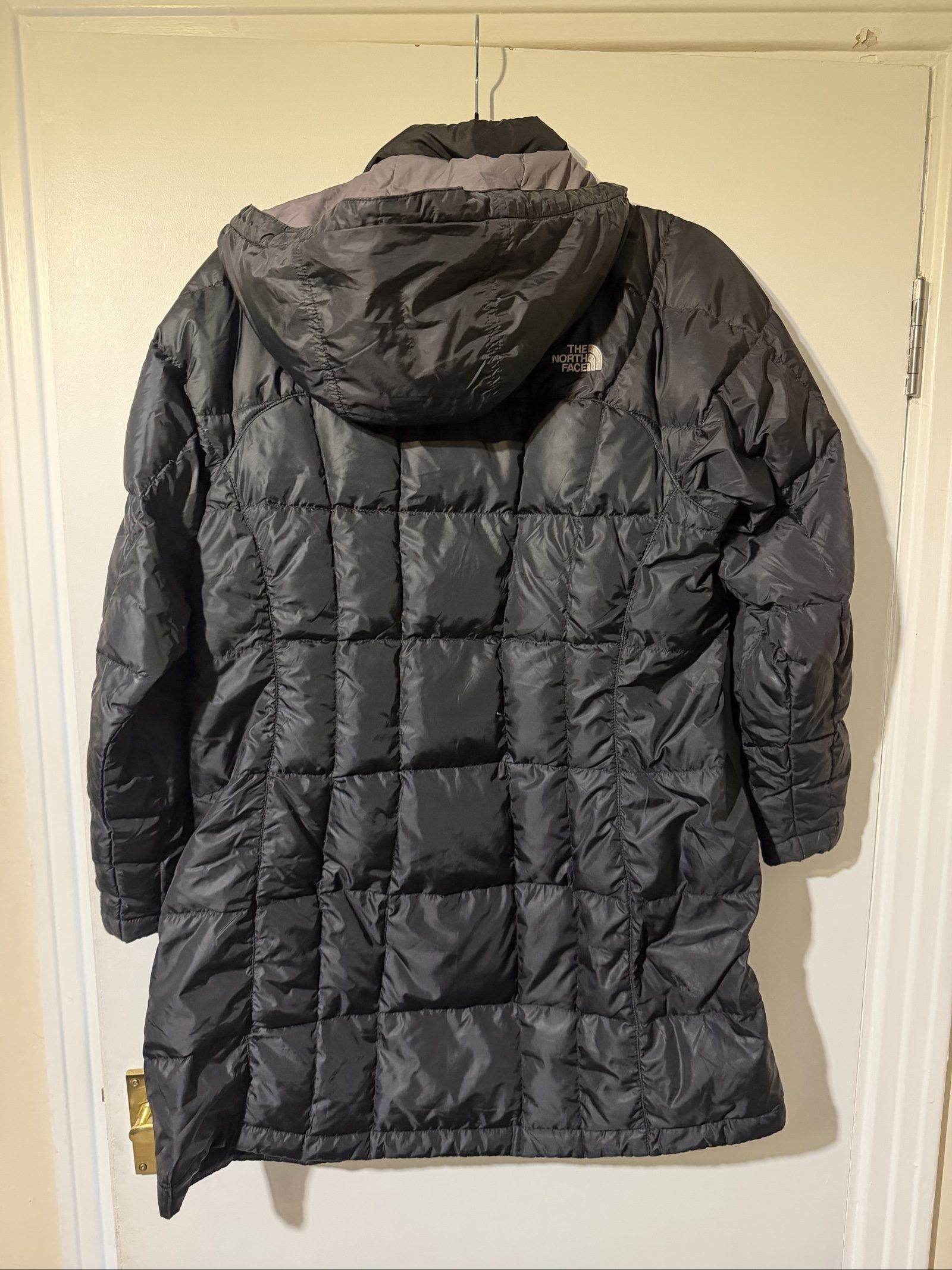 The North Face Black & Grey Puffer Coat Large 600 Fill Power (zip missing ! ) image 10