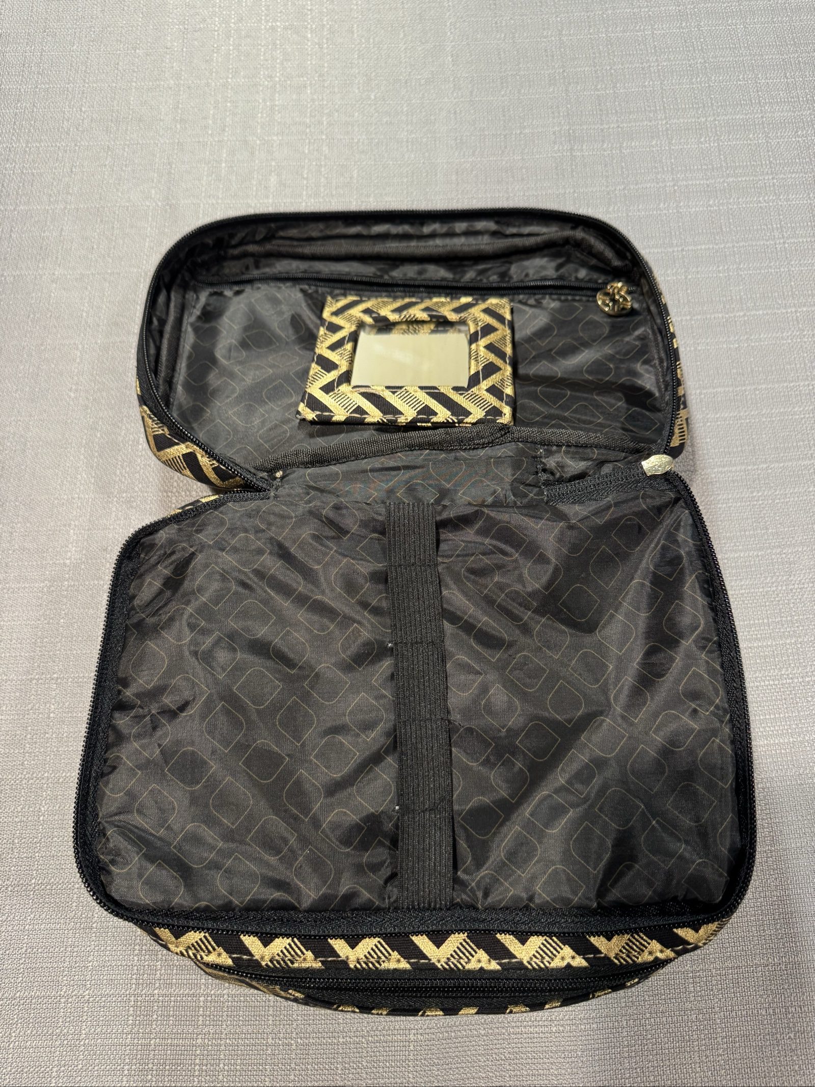 Kestrel Travel Cosmetic Makeup Organizer – Black Gold Geometric image 6
