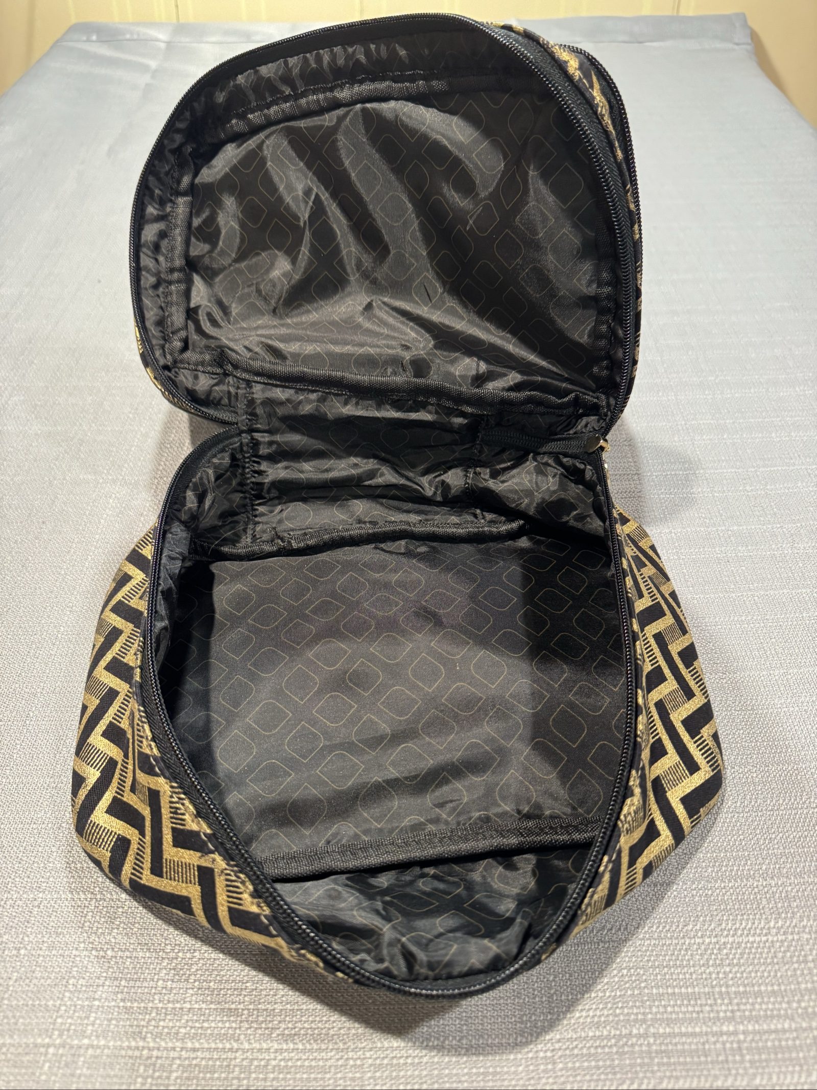 Kestrel Travel Cosmetic Makeup Organizer – Black Gold Geometric image 7