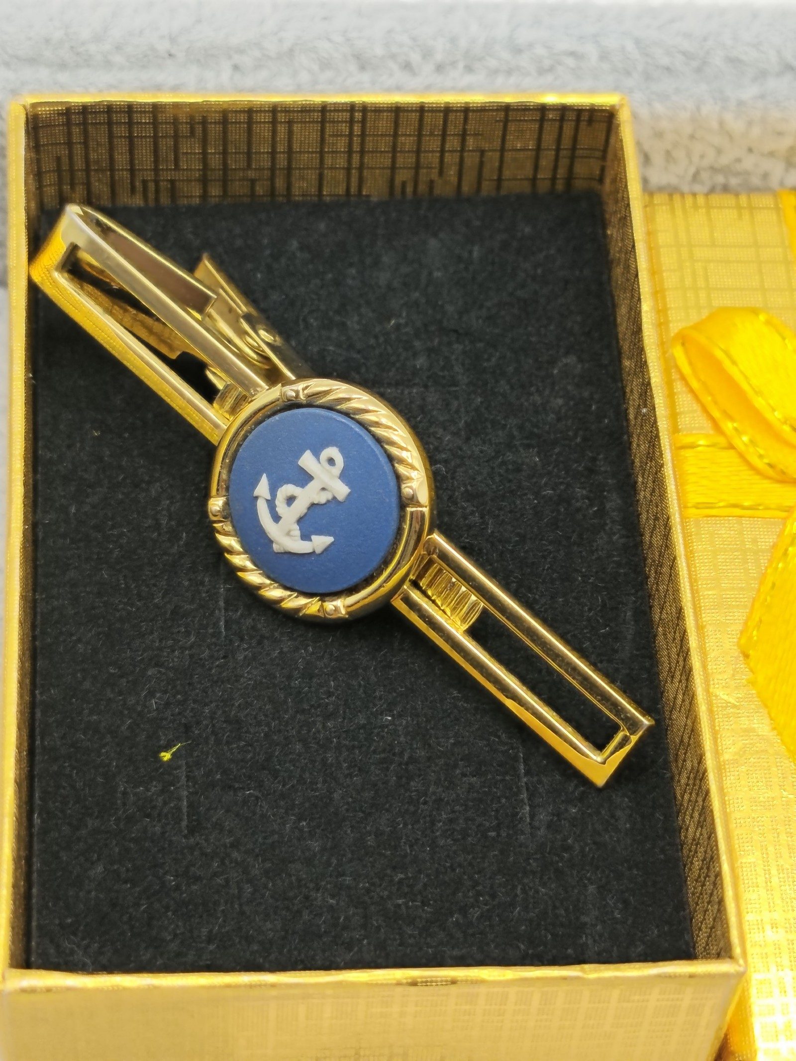 Wedgewood Gold Tone & Blue Anchor Design Tie Clip image 2