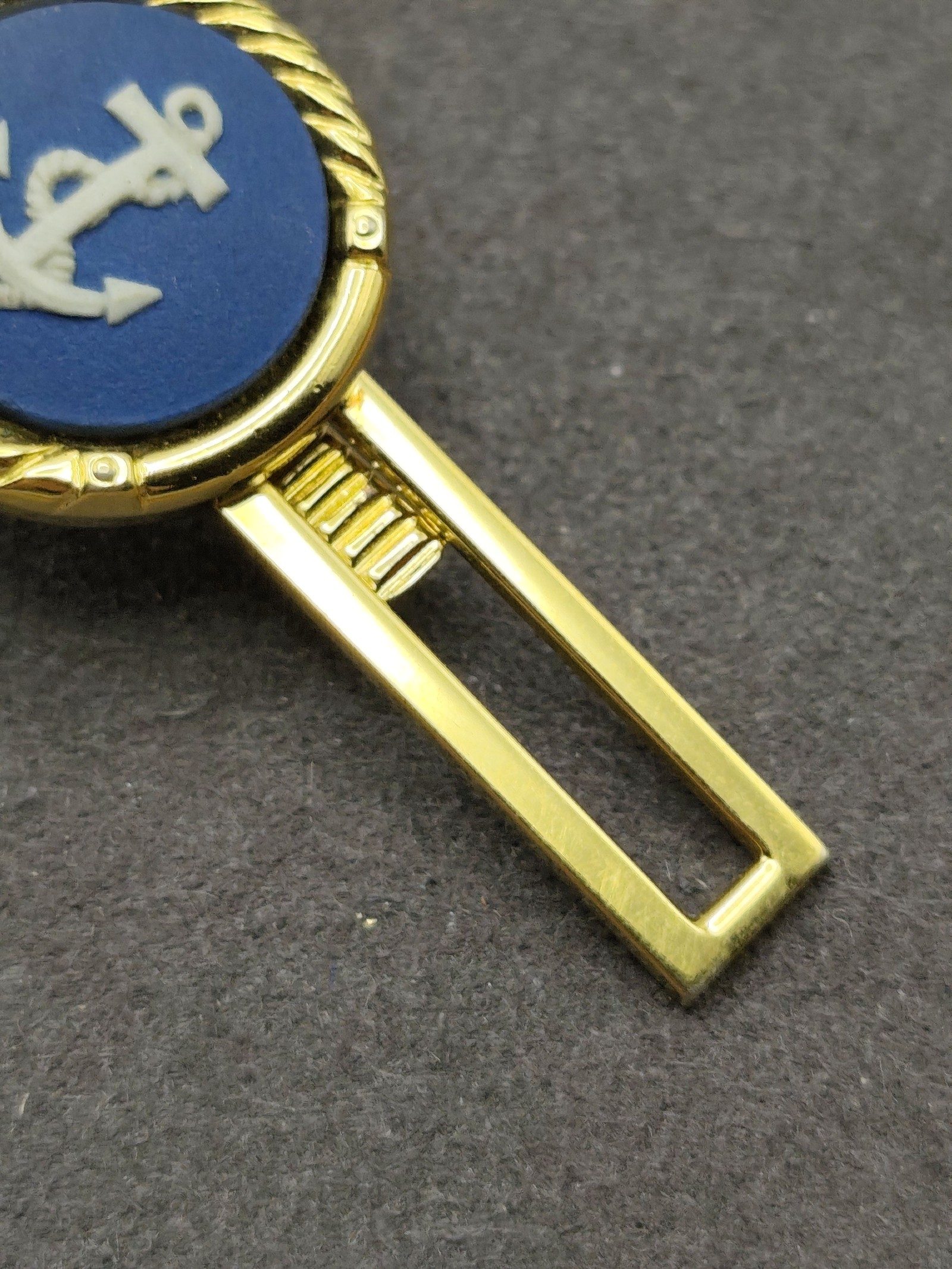 Wedgewood Gold Tone & Blue Anchor Design Tie Clip image 4