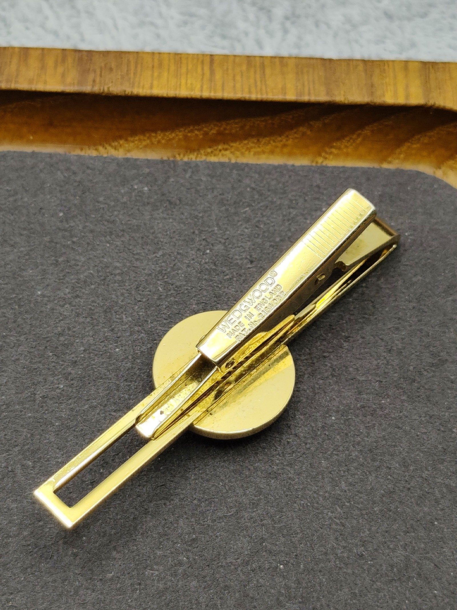 Wedgewood Gold Tone & Blue Anchor Design Tie Clip image 7