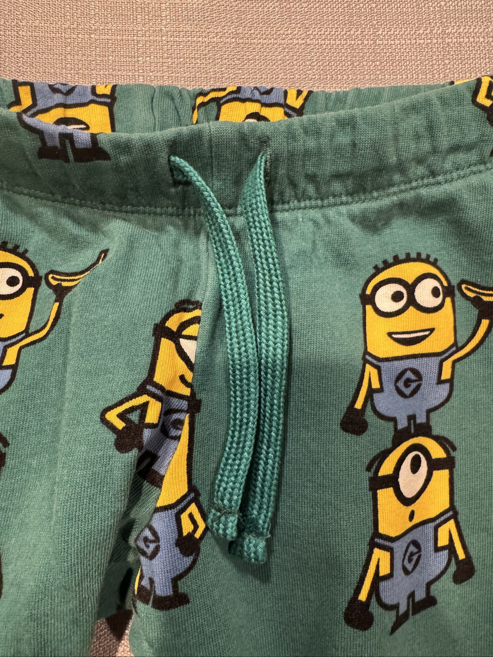 Boys H&M Minions Jogger Sweatpants – Green – 4T image 3