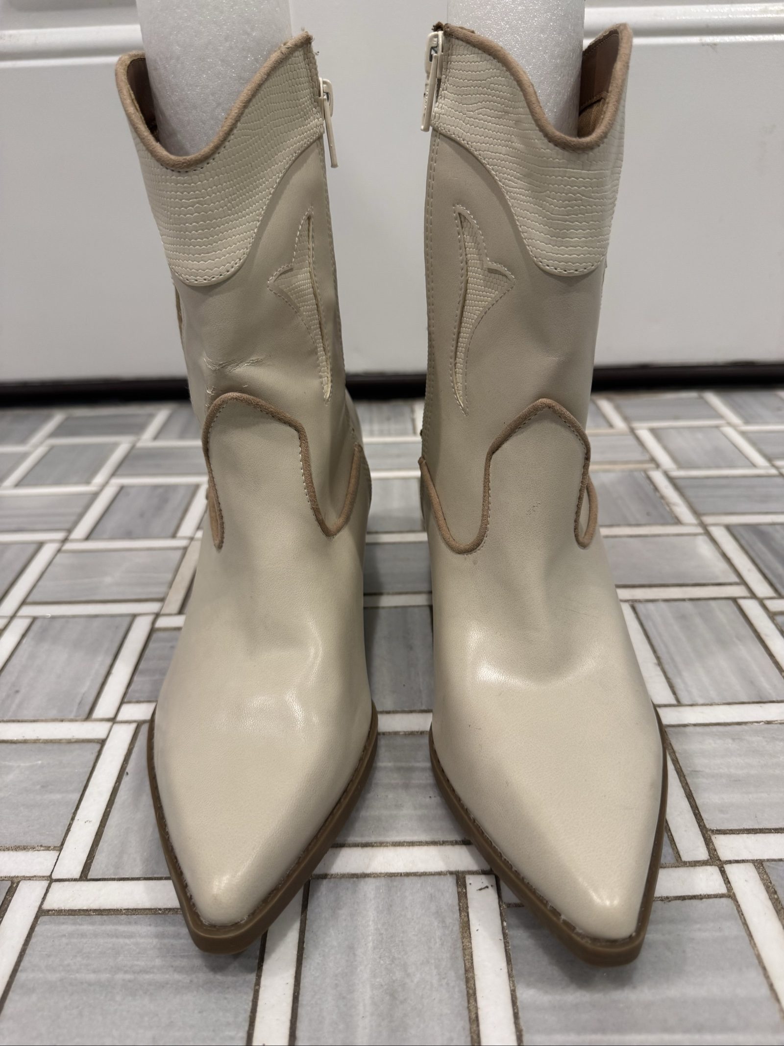 Women’s Universal Thread Western Cowboy Boots – Cream – 7.5