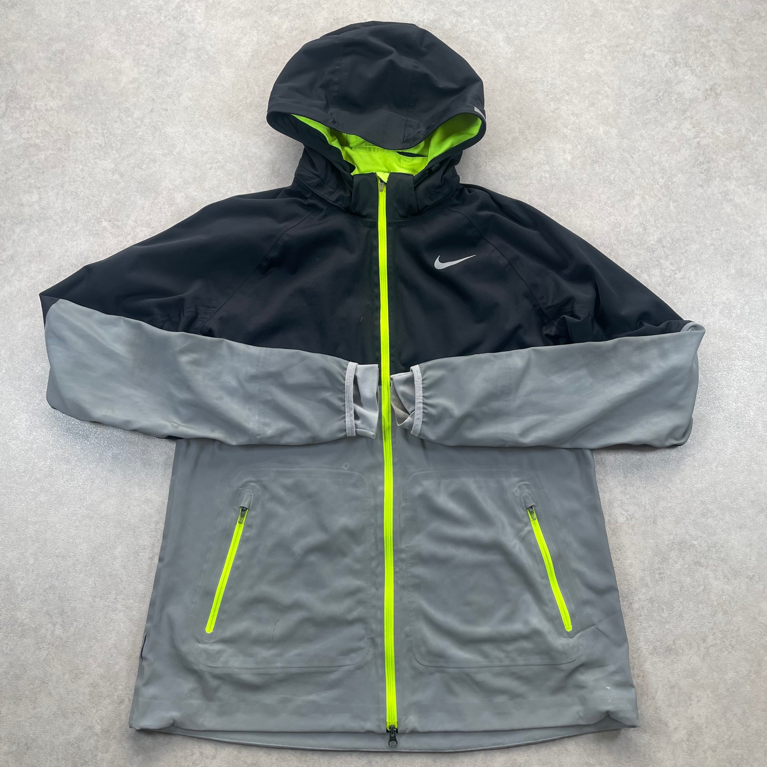 Nike Women's Shield Flash Reflective Running Jacket "Grey Neon Black" (Womens size large)