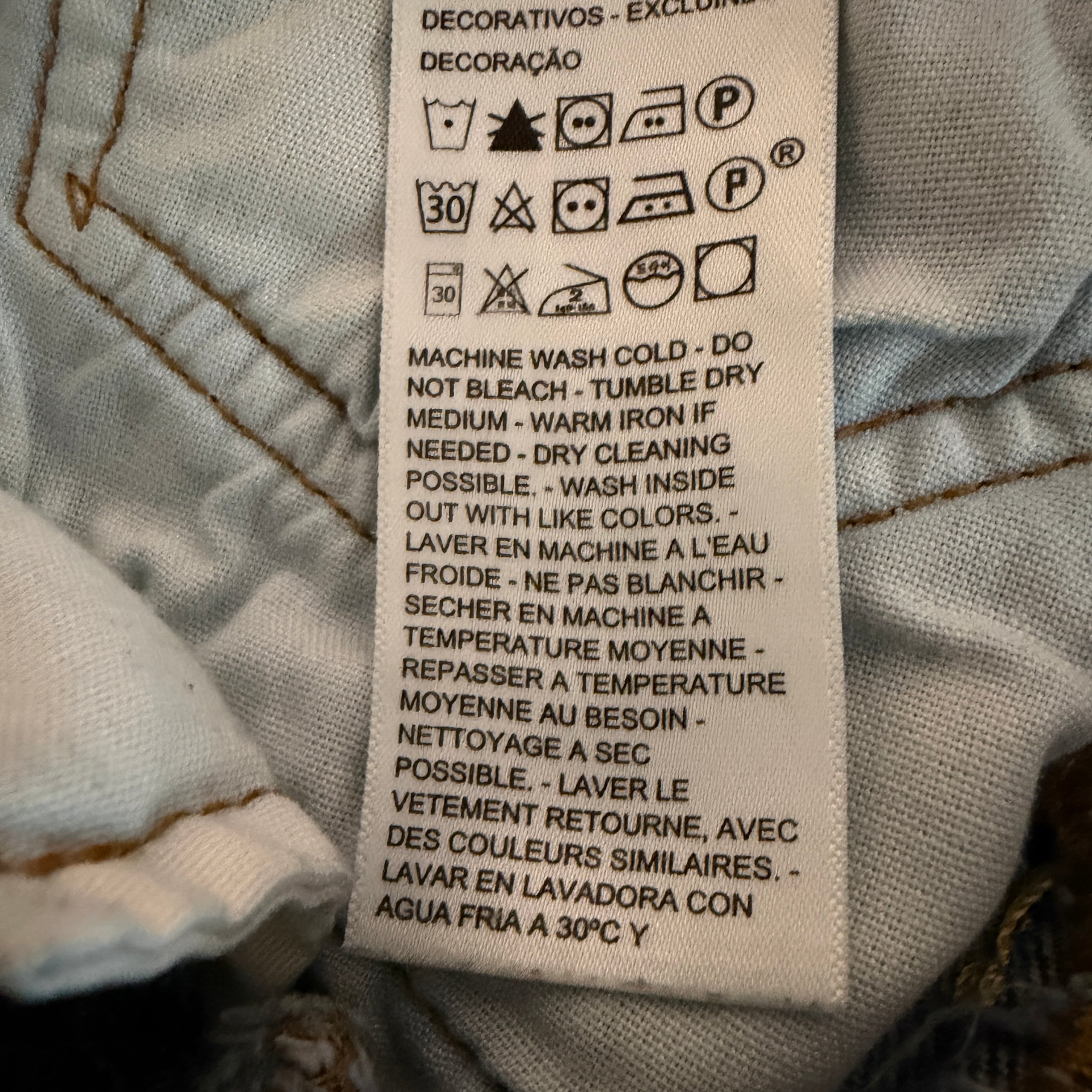 Levi’s 501 Women's Original Fit Jeans 32x28 (Tag 31x30) image 8
