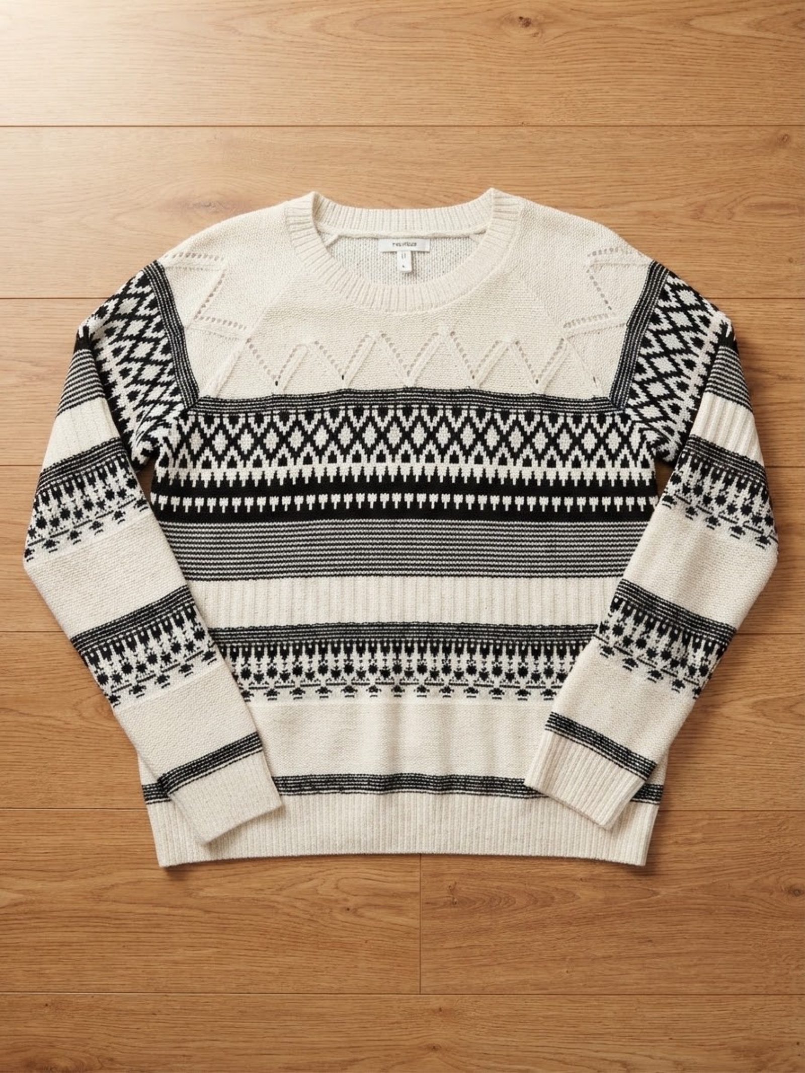 Maurices Women's Black & White Knit Sweater Large