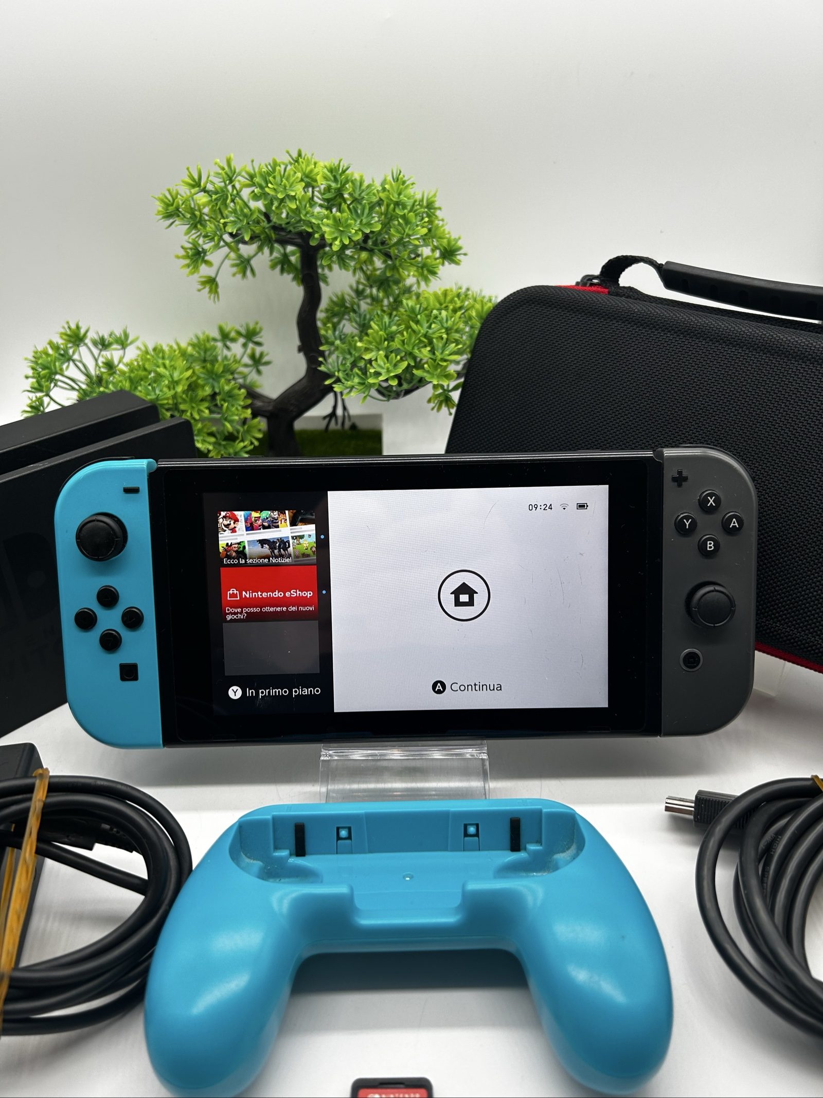 Nintendo Switch Grigia/Blu + SD 32GB + FIFA 18 + Custodia – Completa image 2