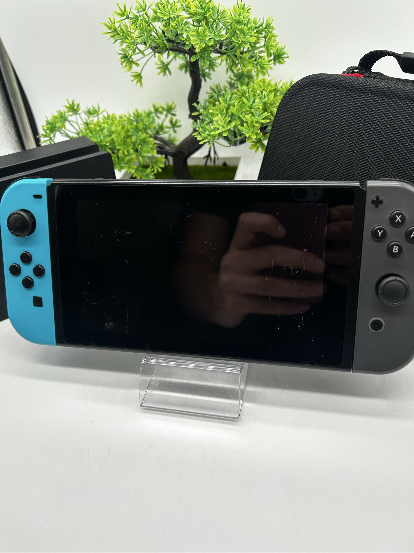 Nintendo Switch Grigia/Blu + SD 32GB + FIFA 18 + Custodia – Completa image 3