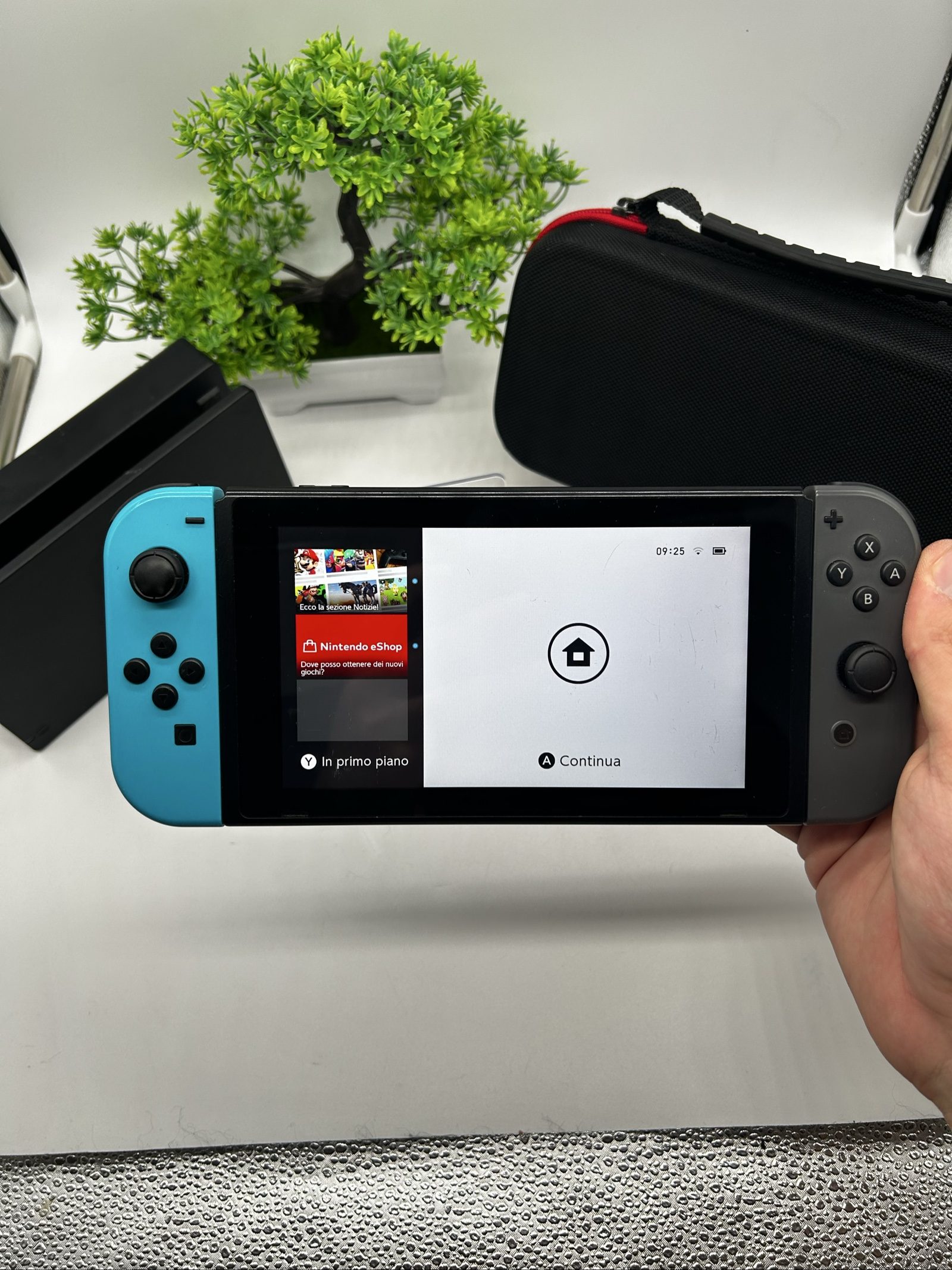 Nintendo Switch Grigia/Blu + SD 32GB + FIFA 18 + Custodia – Completa image 5