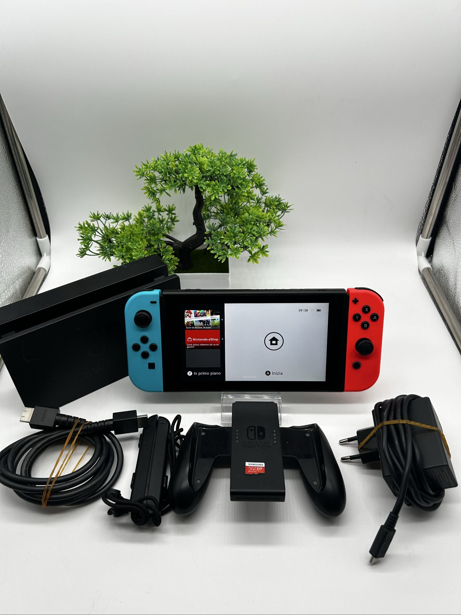 Nintendo Switch Blu/Rossa + SD 256GB – Completa – Eccellenti Condizioni