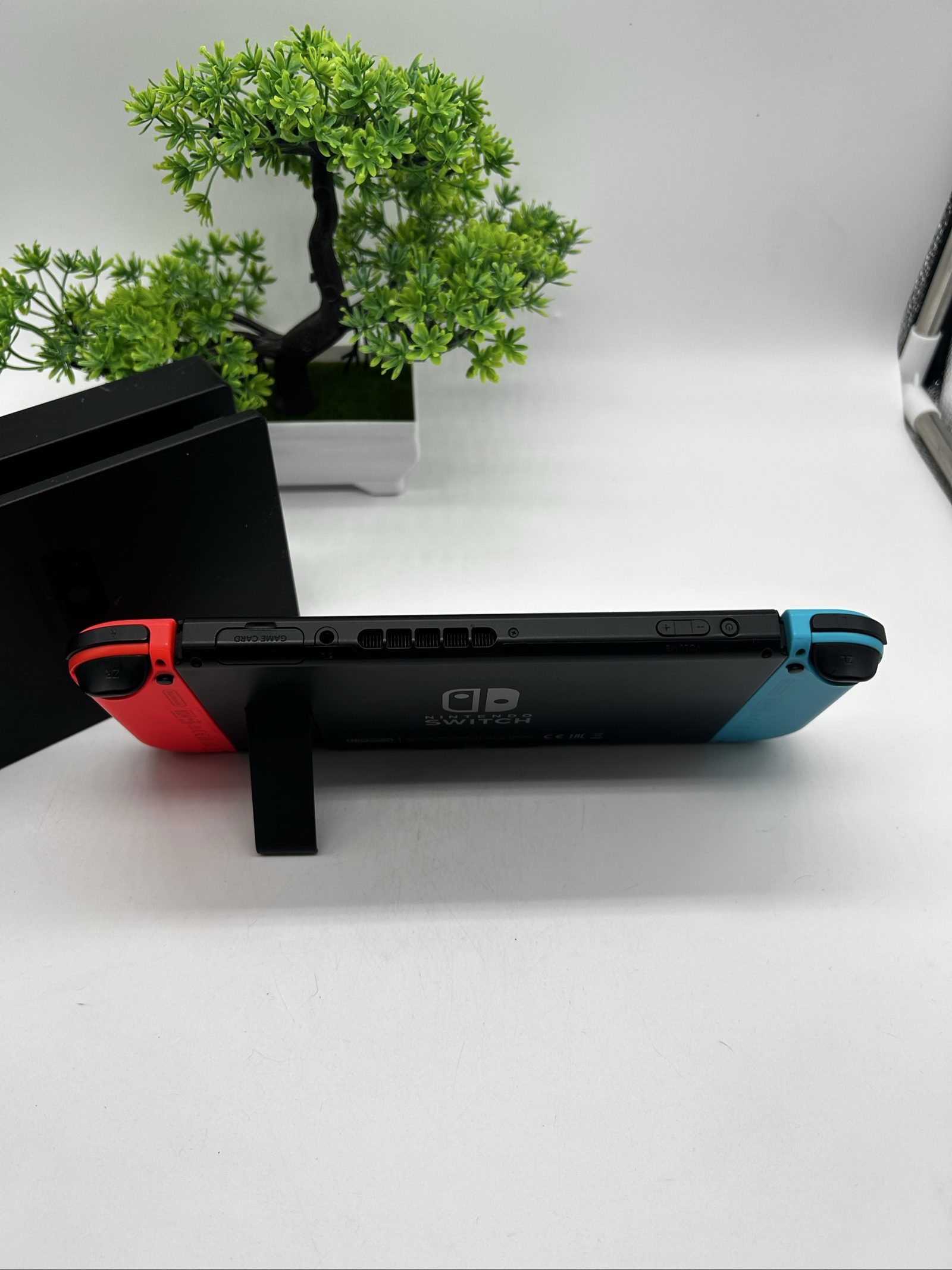 Nintendo Switch Blu/Rossa + SD 256GB – Completa – Eccellenti Condizioni image 9