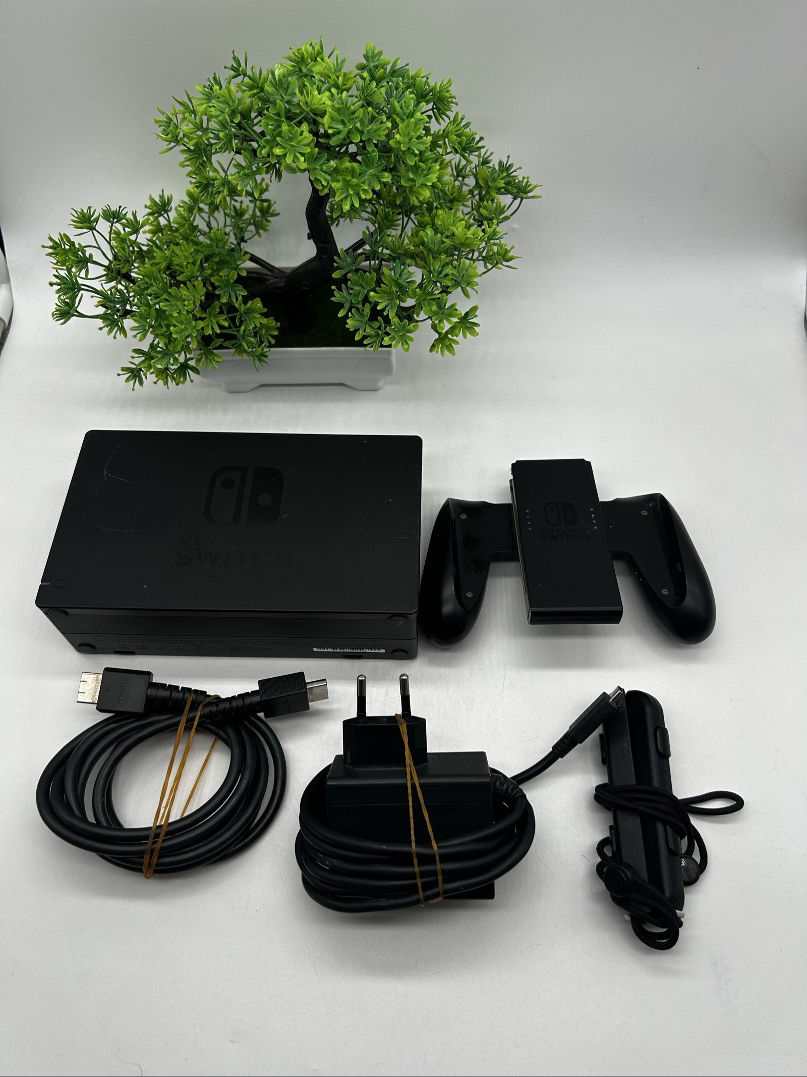 Nintendo Switch Blu/Rossa + SD 256GB – Completa – Eccellenti Condizioni image 10
