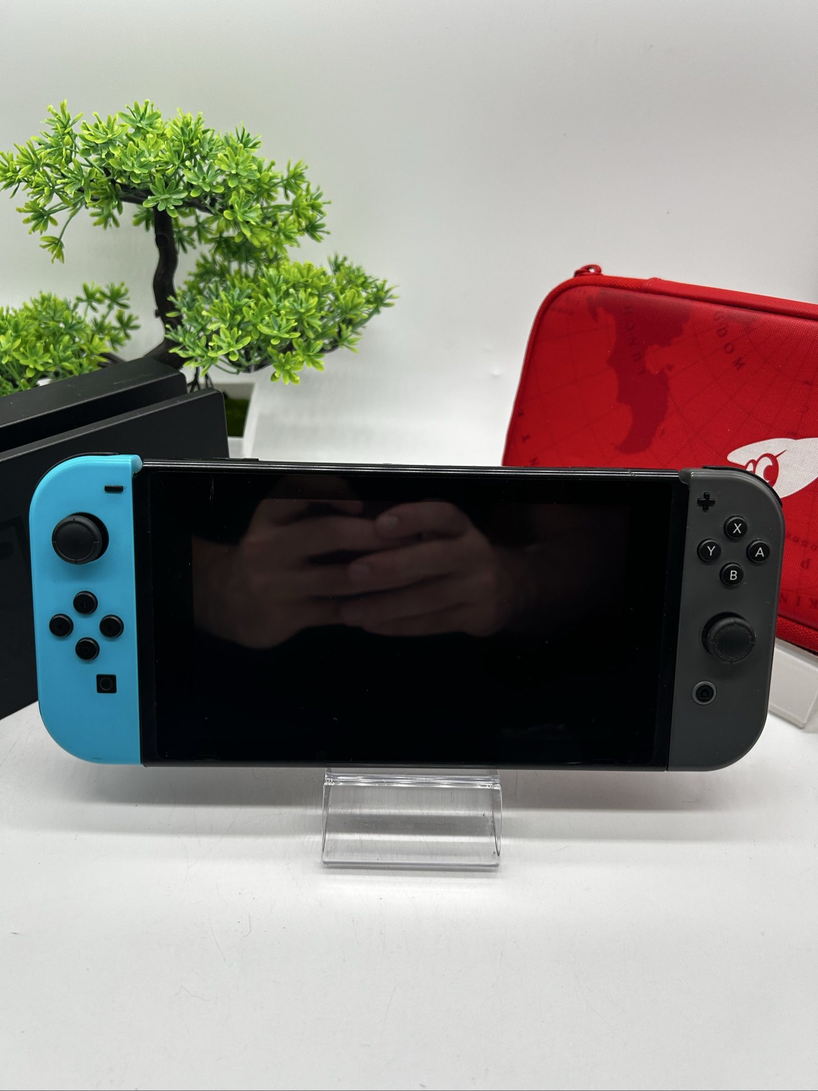 Nintendo Switch Blu/Grigia + FIFA 19 + Custodia – Completa – Ottime Condizioni image 5
