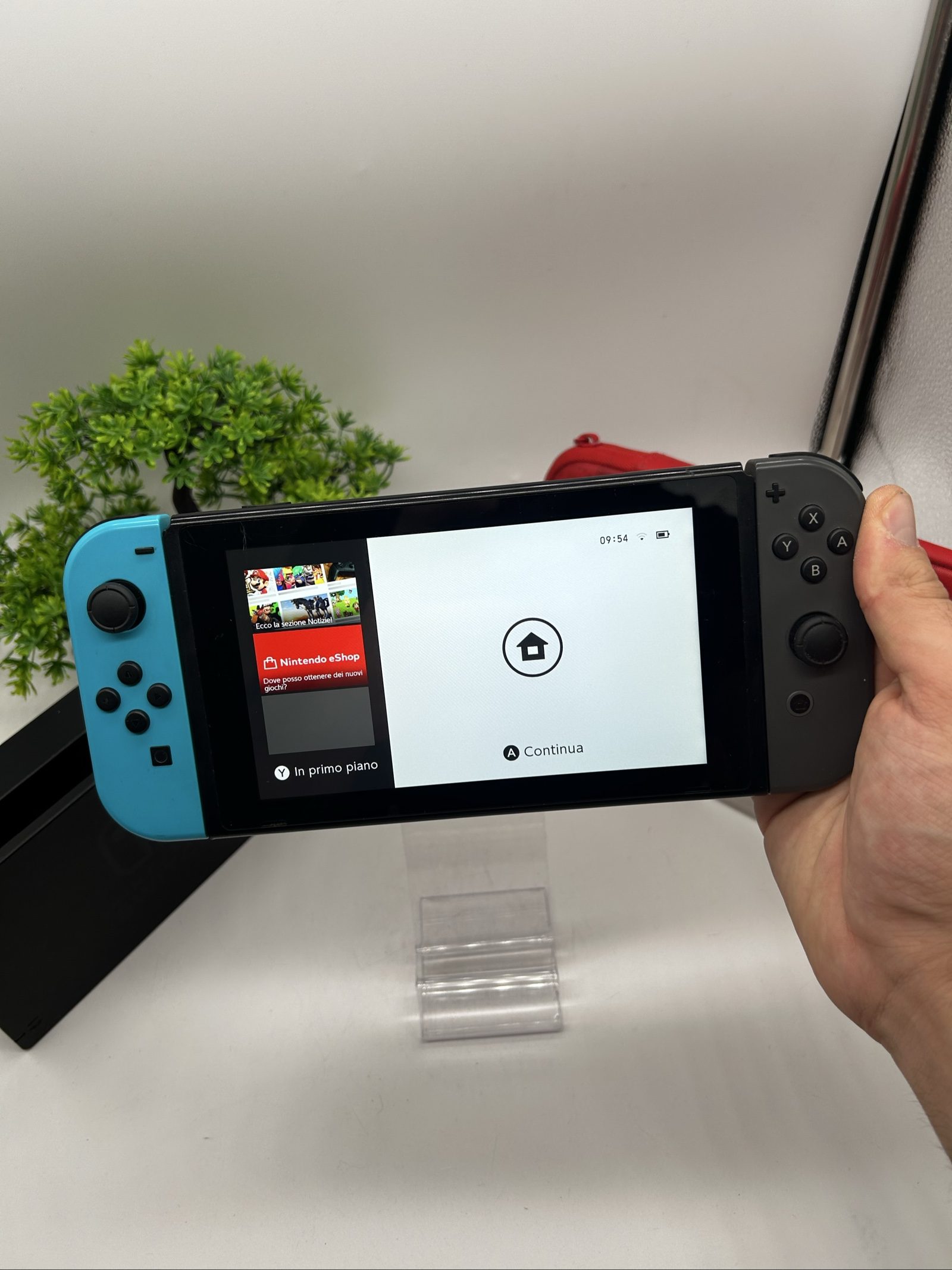 Nintendo Switch Blu/Grigia + FIFA 19 + Custodia – Completa – Ottime Condizioni image 7