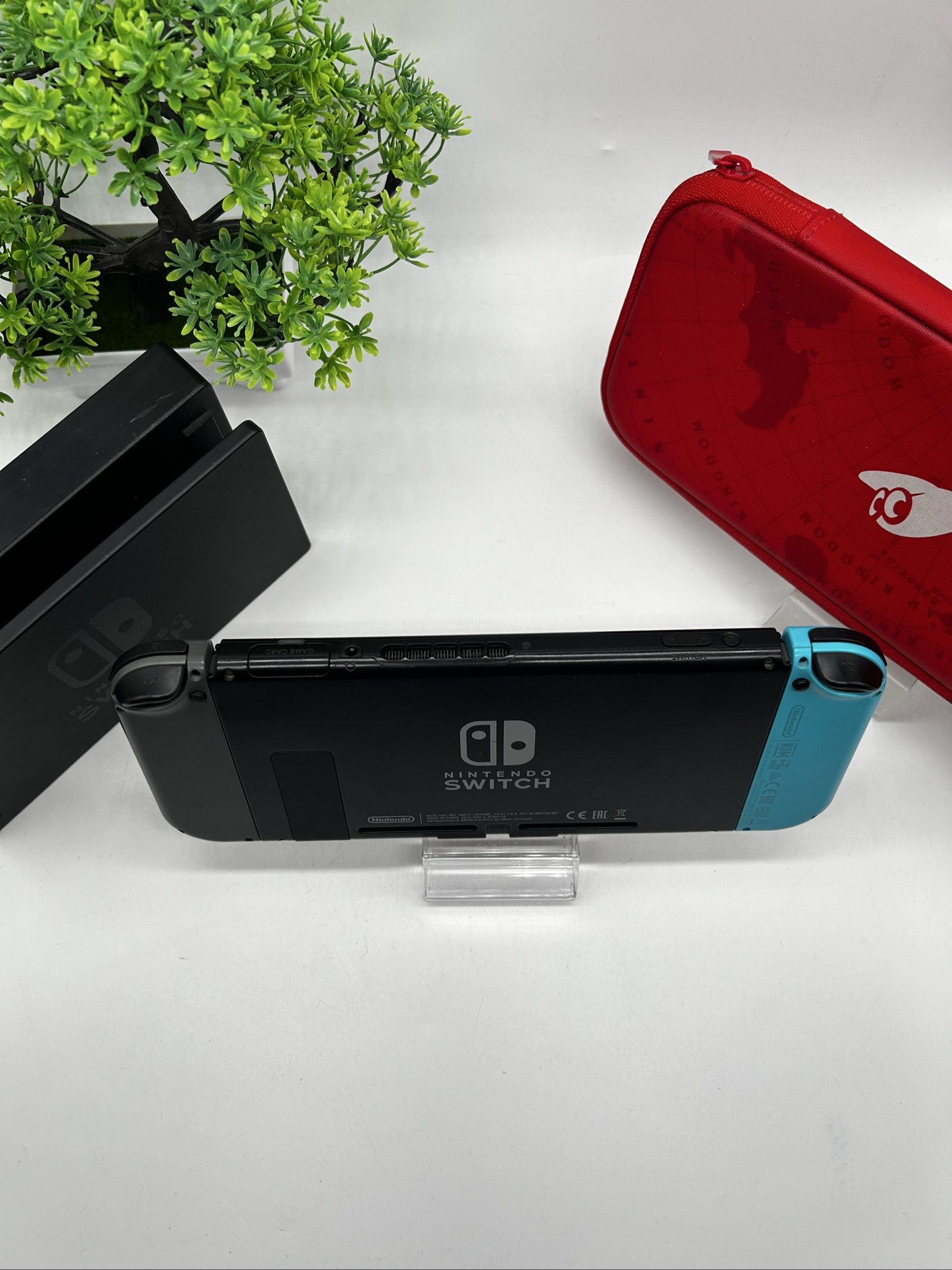 Nintendo Switch Blu/Grigia + FIFA 19 + Custodia – Completa – Ottime Condizioni image 9
