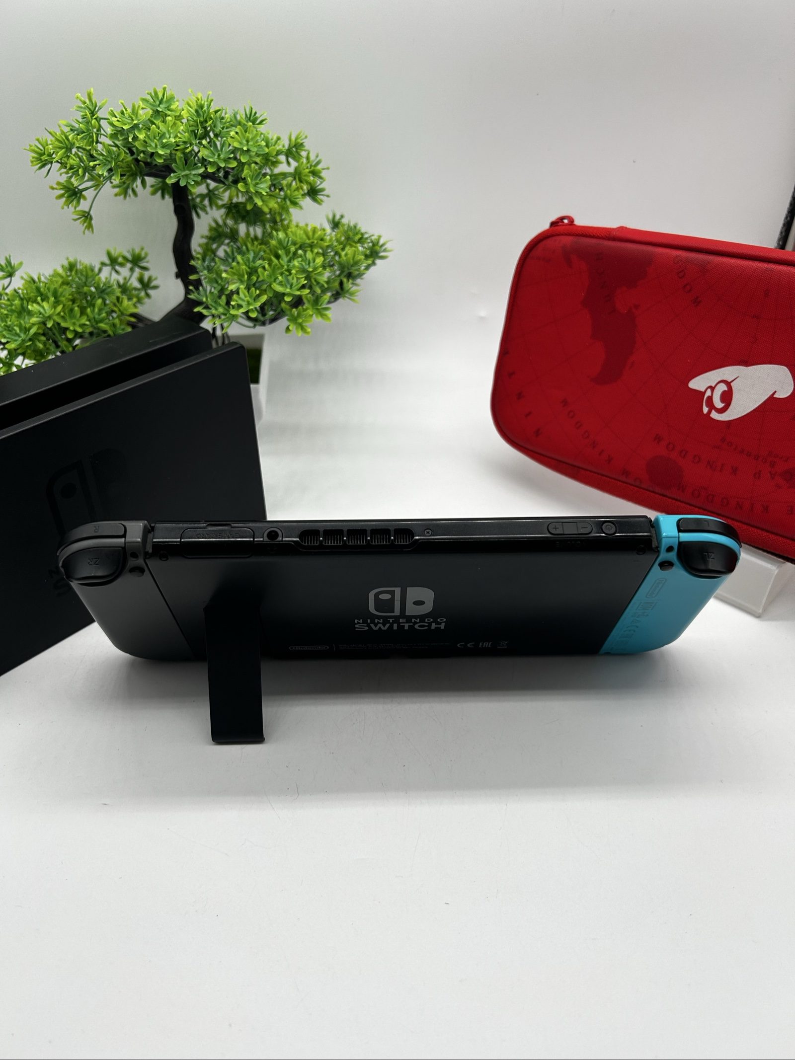 Nintendo Switch Blu/Grigia + FIFA 19 + Custodia – Completa – Ottime Condizioni image 10