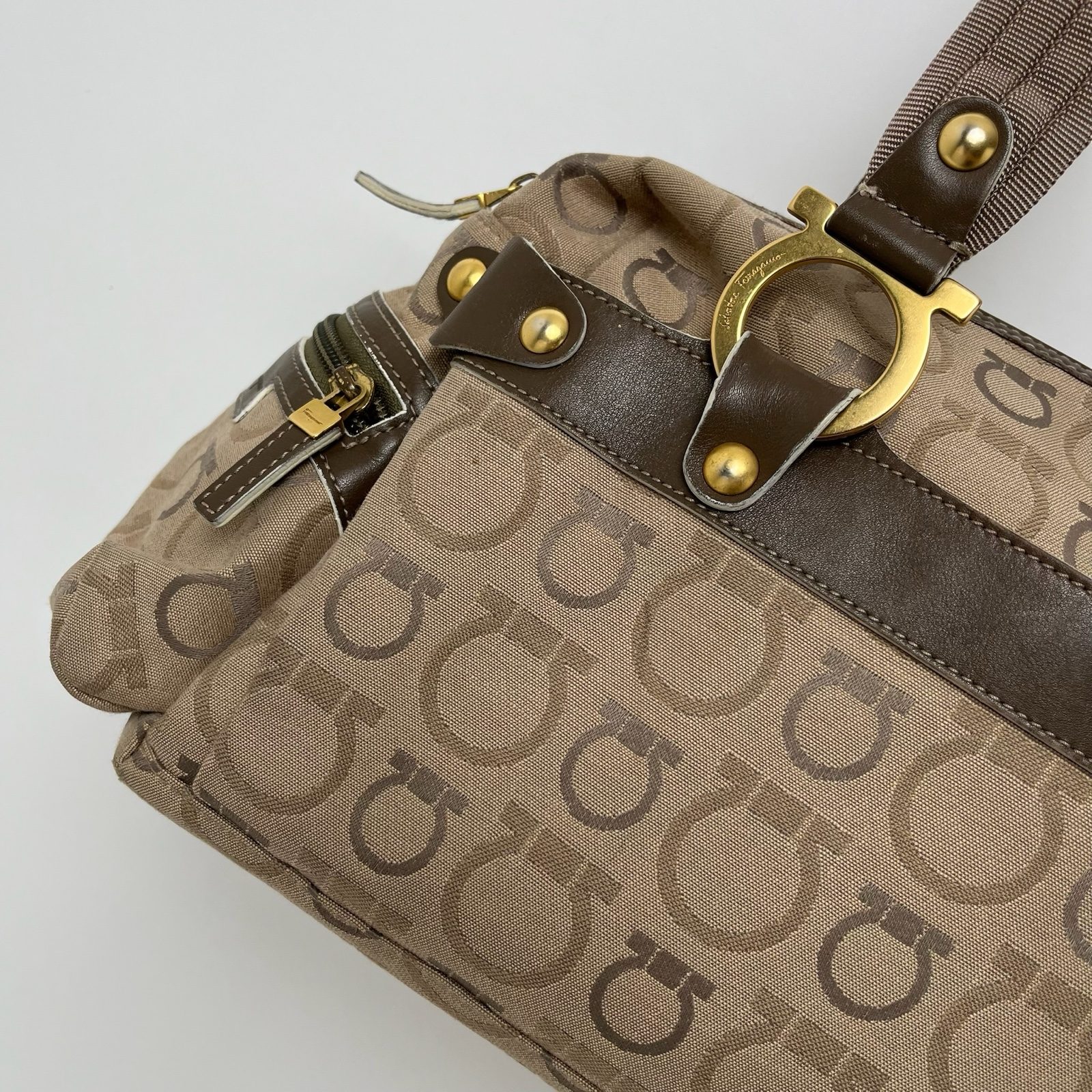 Salvatore Ferragamo Brown Monogram Print Canvas/Leather Shoulder Bag image 4