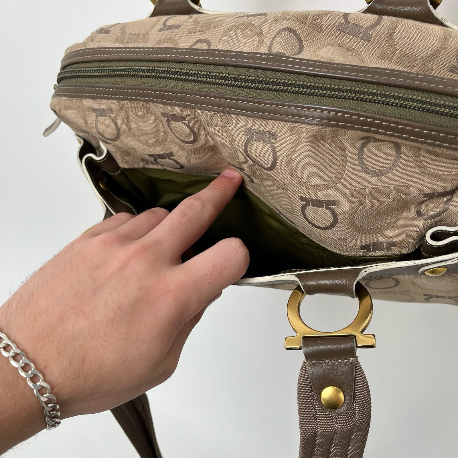 Salvatore Ferragamo Brown Monogram Print Canvas/Leather Shoulder Bag image 8