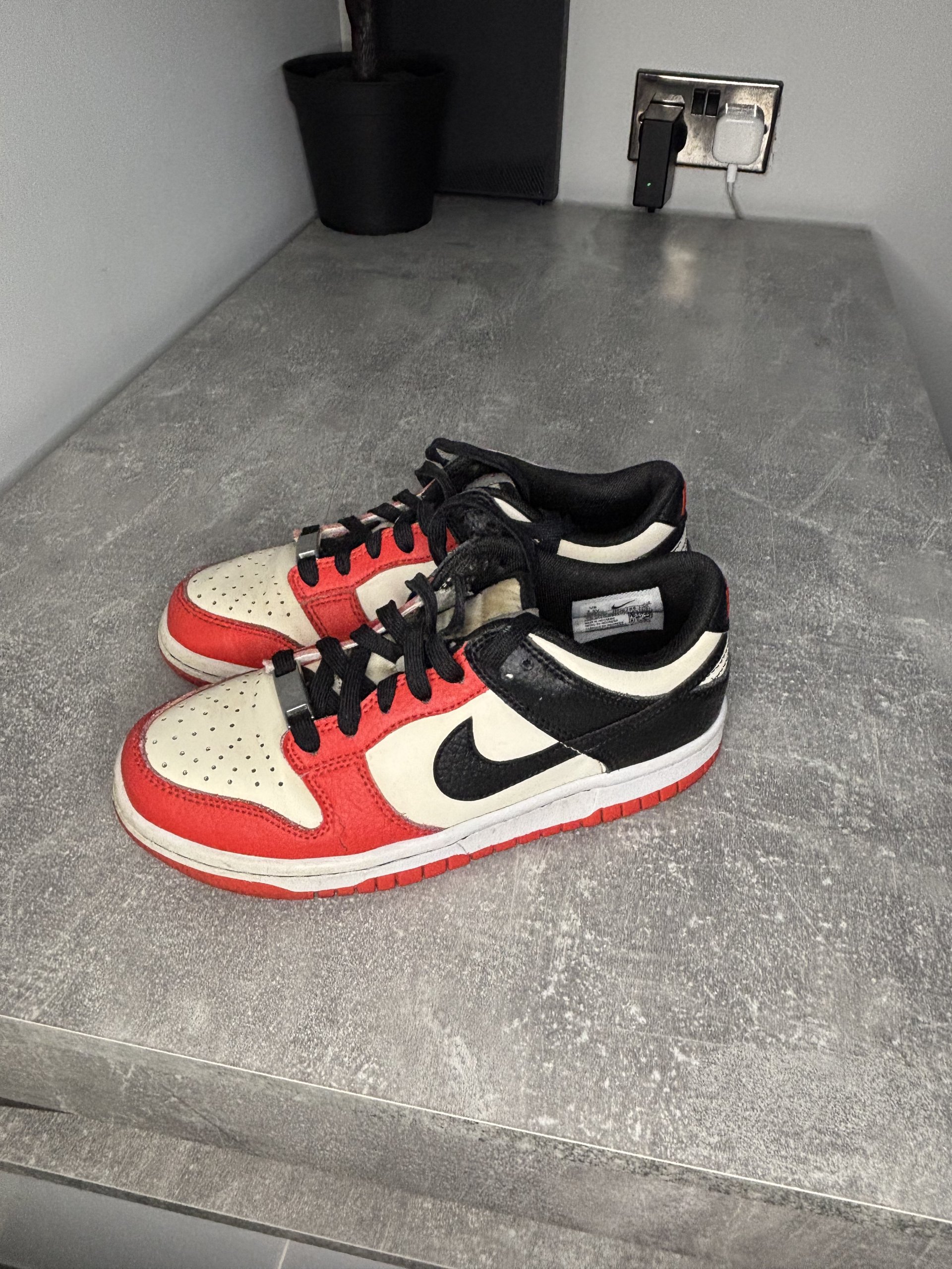 Nike Dunk Low EMB NBA 75th Anniversary Chicago Bulls Red Black White UK 9