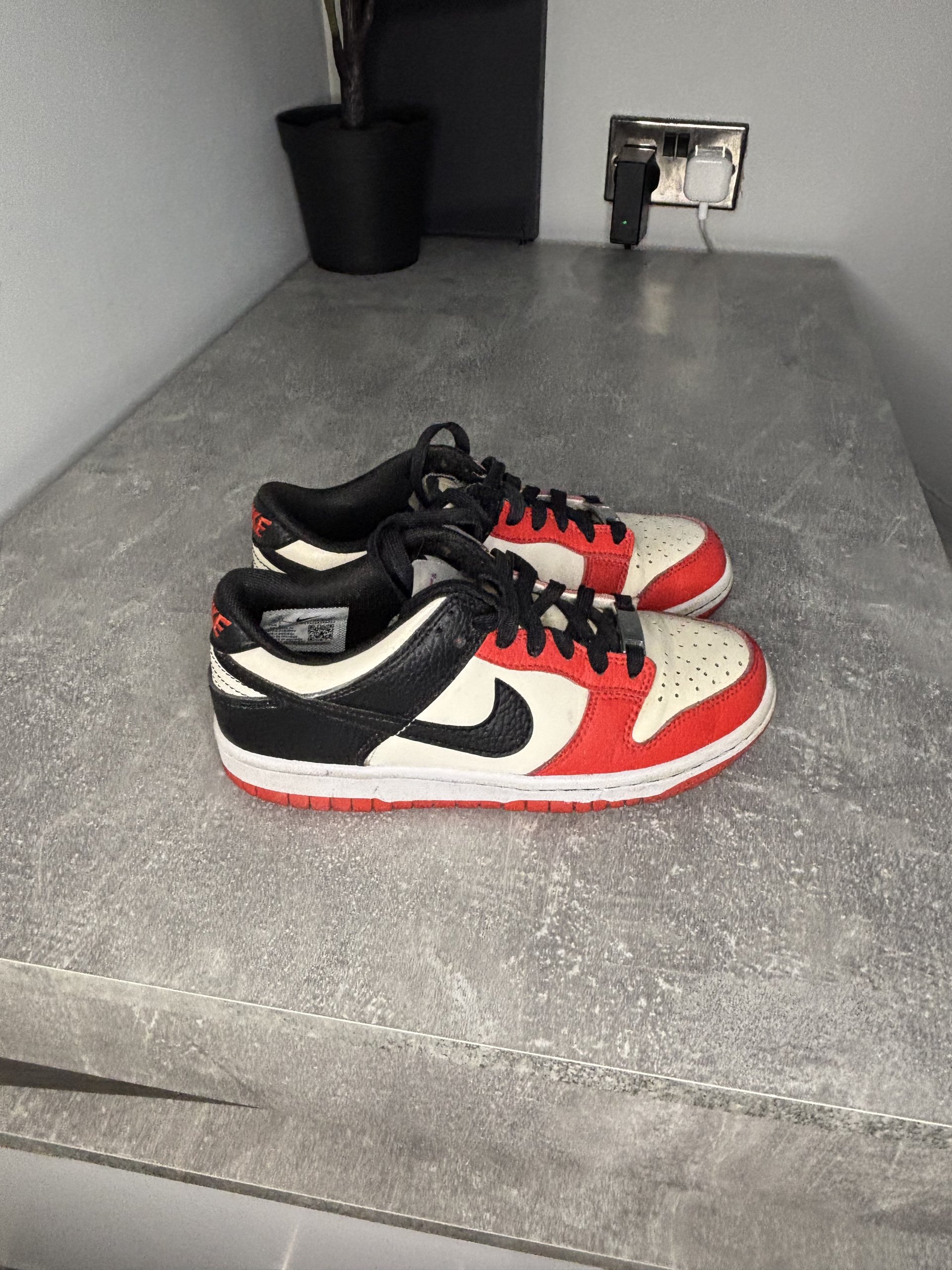 Nike Dunk Low EMB NBA 75th Anniversary Chicago Bulls Red Black White UK 9 image 3