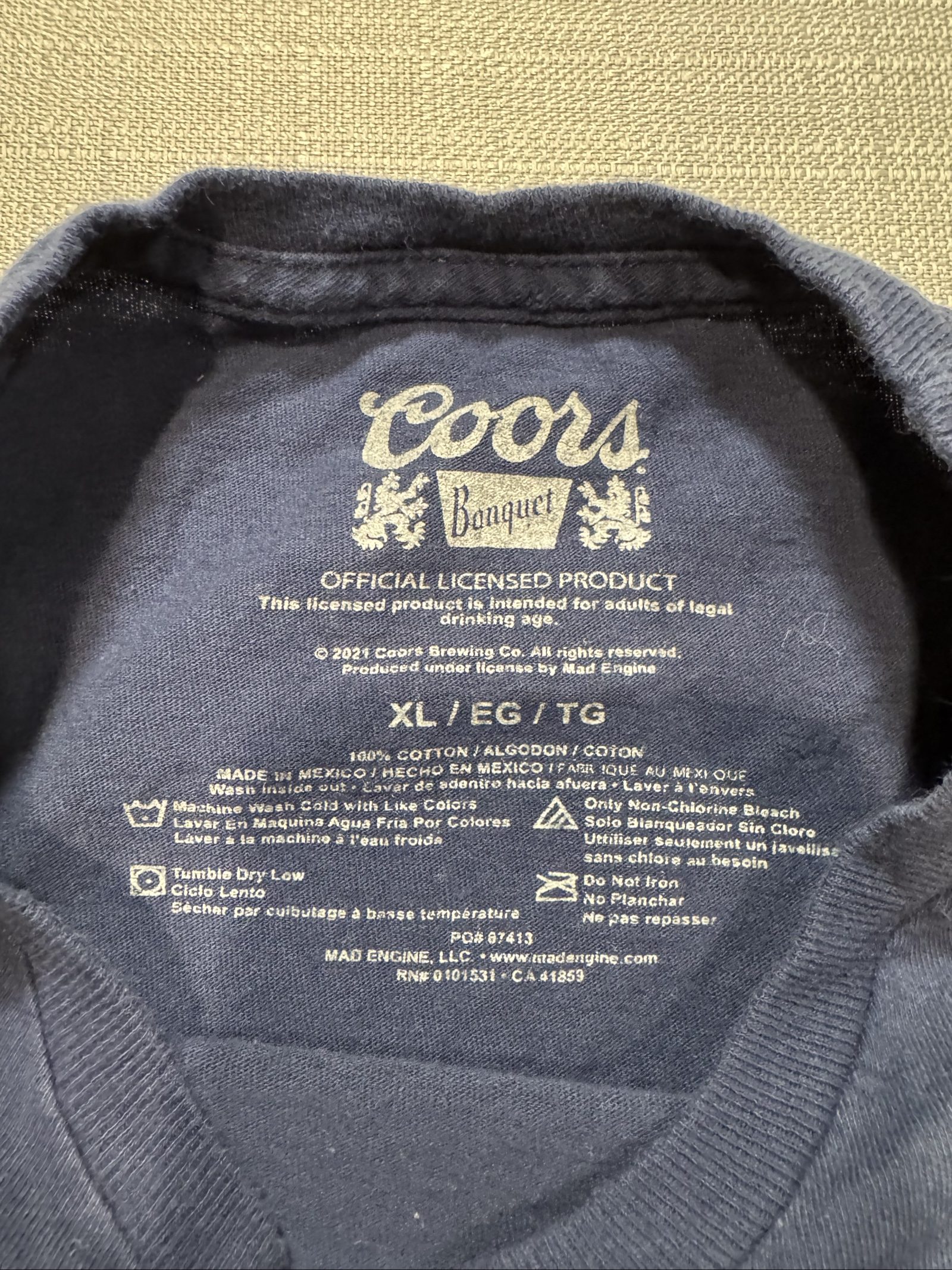 Men’s Coors Banquet Beer Vintage Design Graphic T-Shirt – Navy Blue – XL image 3