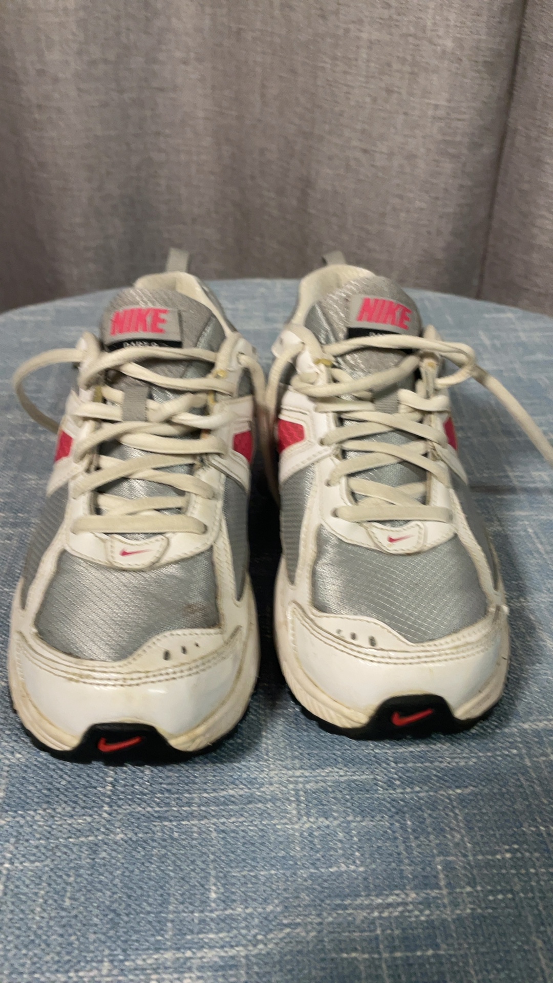 Nike Dart 9 GS Youth 5.5Y White Silver Pink Running Sneakers