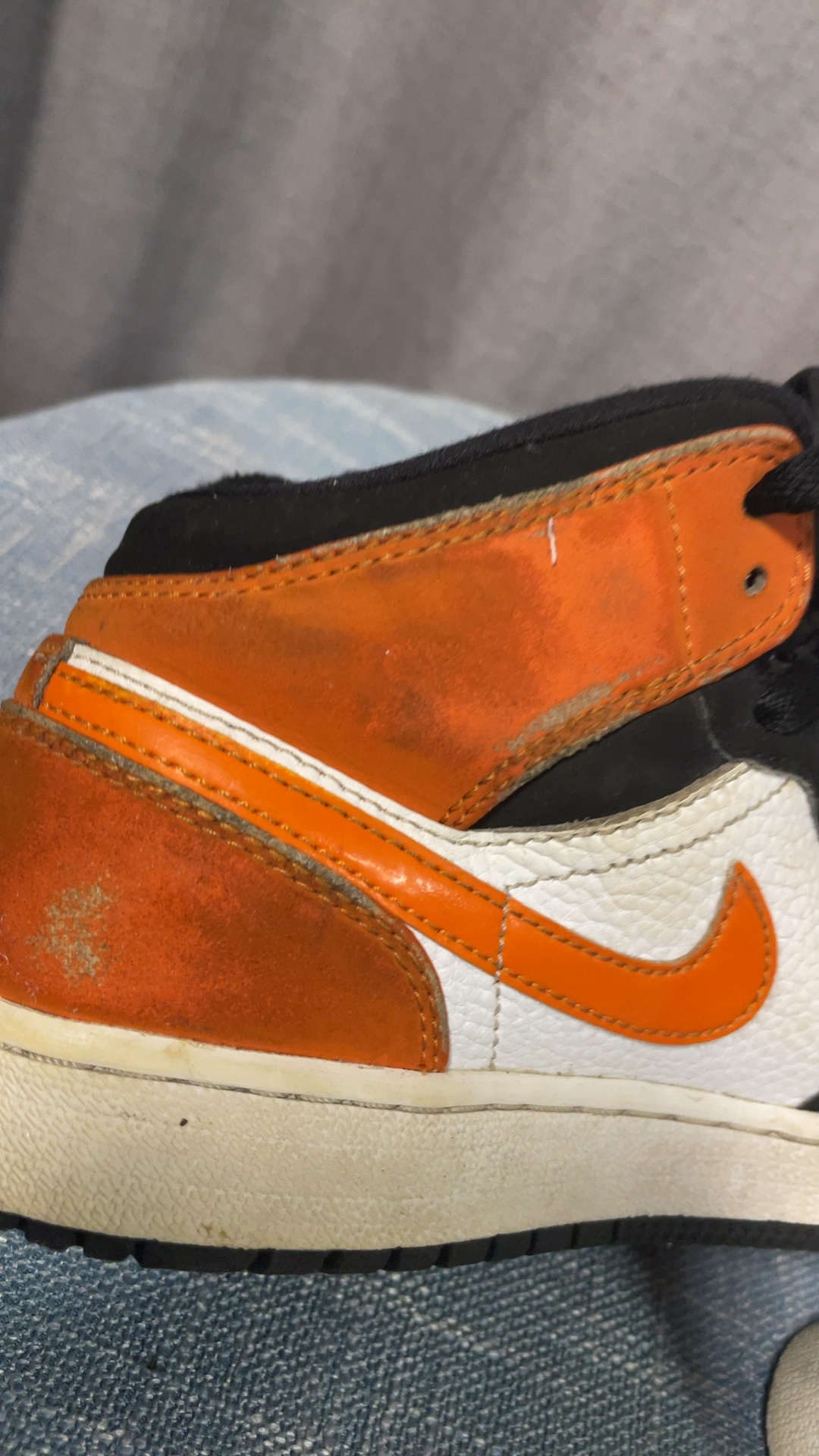 Air Jordan 1 Mid Shattered Backboard GS 4.5Y Orange Black White image 6