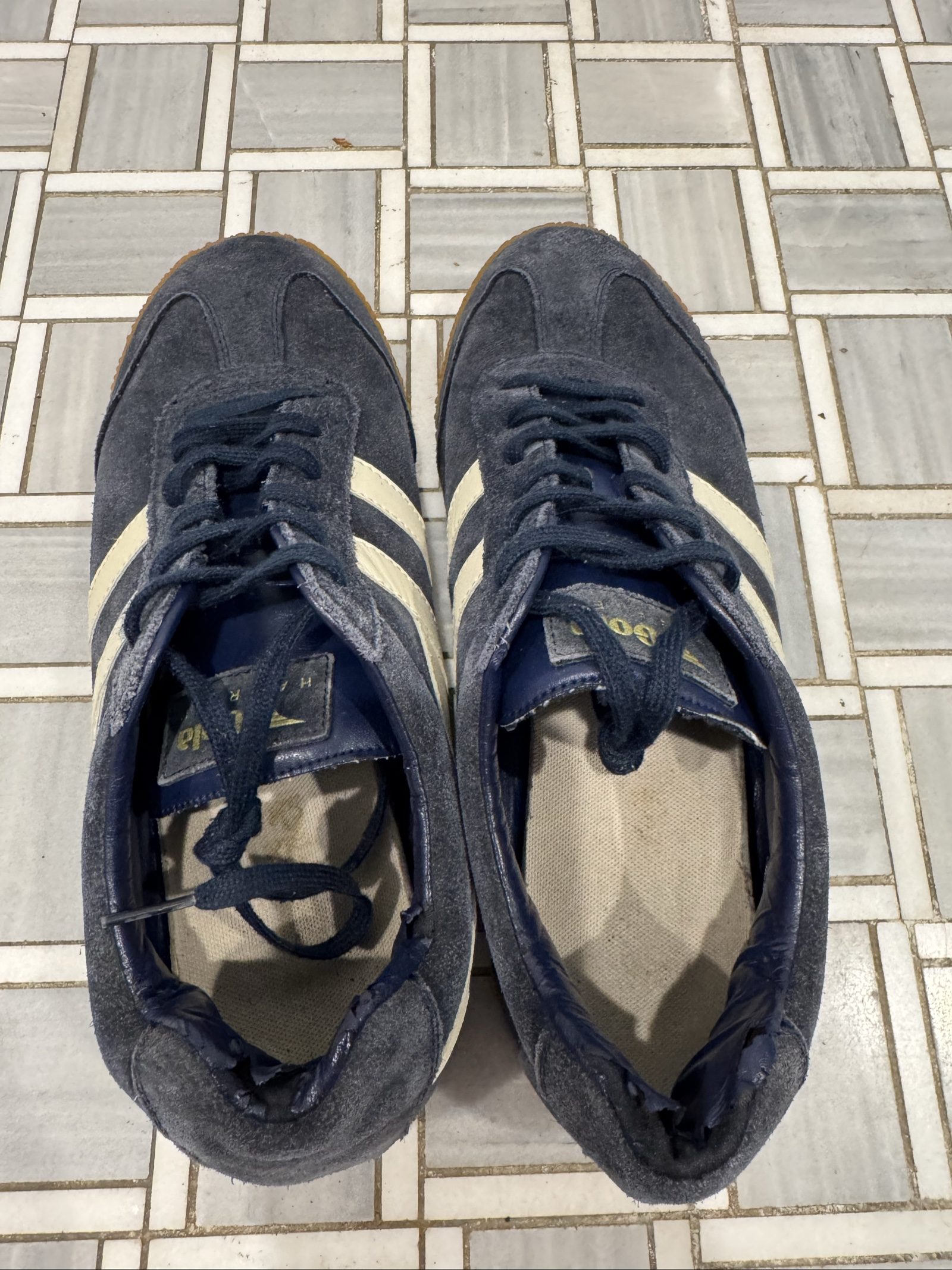 Men’s Gola Harrier Suede Retro Sneakers – Navy Cream Gum Sole – 10 image 4
