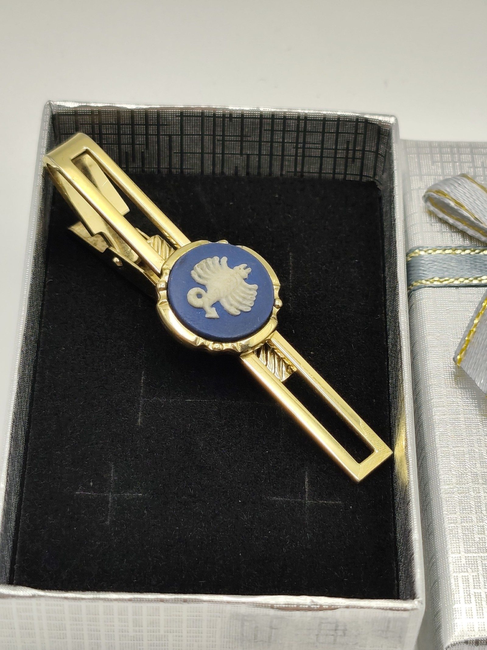 Wedgwood Gold Tone Blue Jasperware Tie Clip image 2