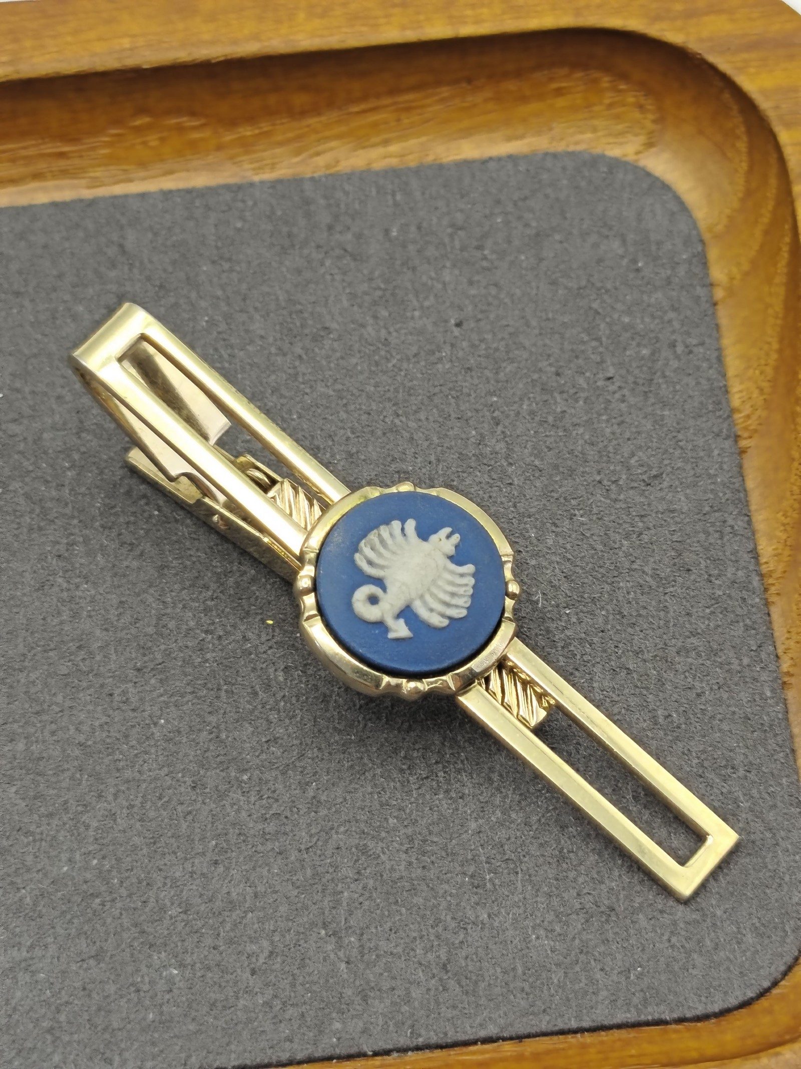 Wedgwood Gold Tone Blue Jasperware Tie Clip image 3