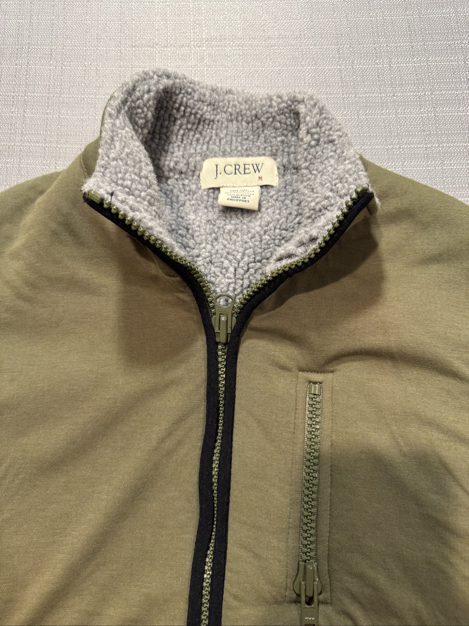 Men’s J.Crew Sherpa Fleece Lined Full Zip Vest – Olive Green – Medium image 3