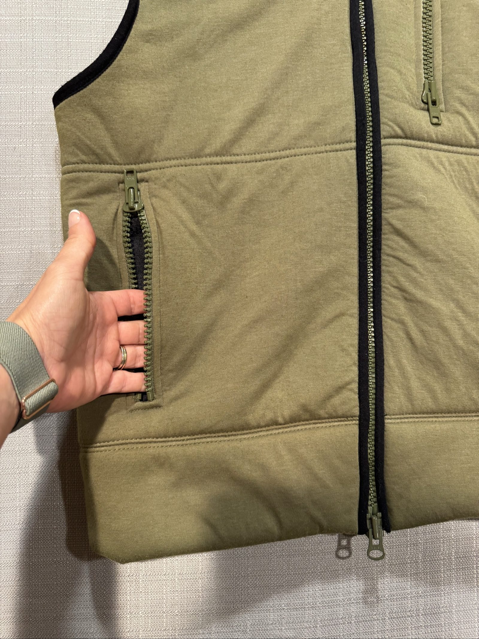 Men’s J.Crew Sherpa Fleece Lined Full Zip Vest – Olive Green – Medium image 7
