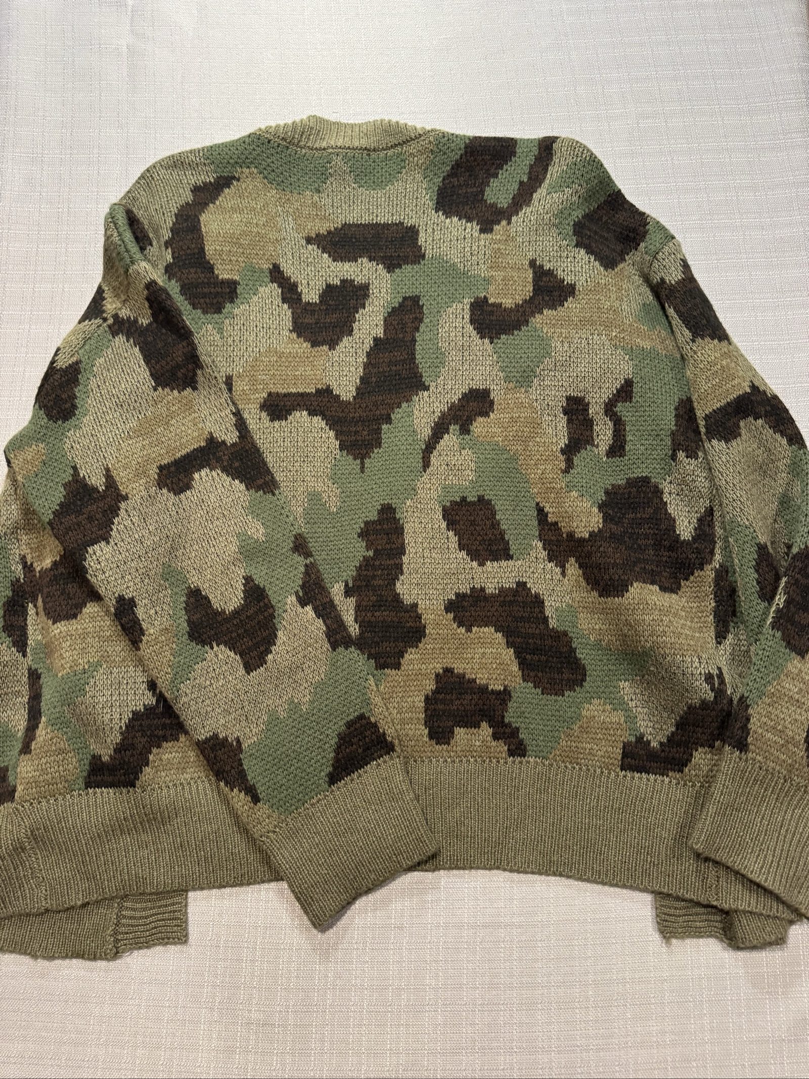 Women’s Hem & Thread Oversized Camo Open Front Cardigan – Green – Medium image 6