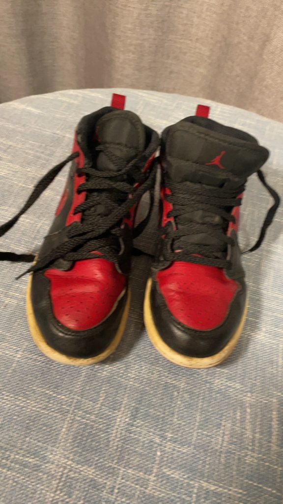 Air Jordan 1 Mid Banned Bred 2020 Youth 2Y Black Red