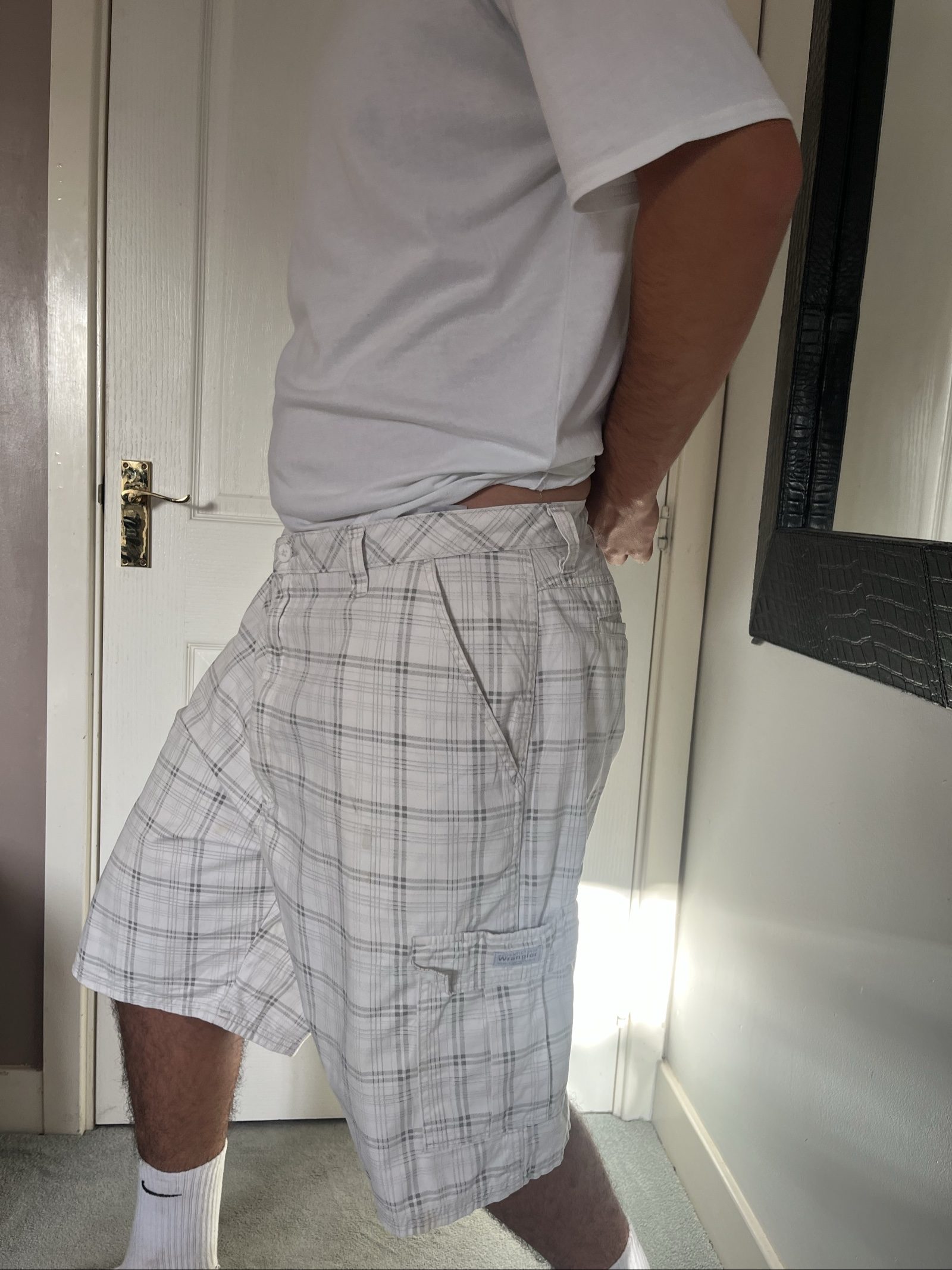 Wrangler White & Grey Checked Cargo Shorts W40 image 2