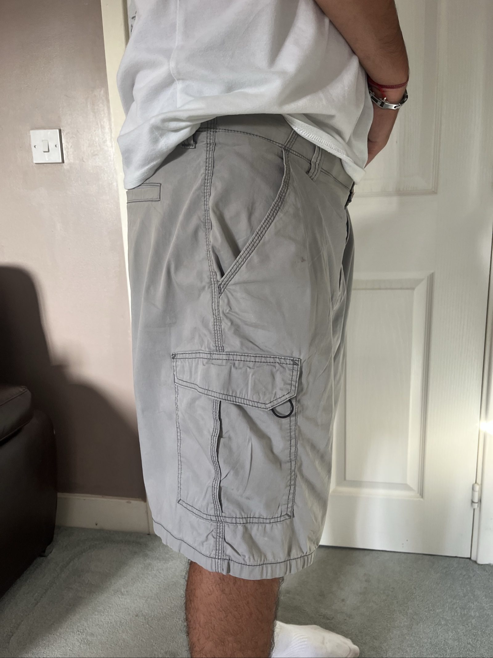 Wrangler Men's Grey Cargo Shorts Size 40 Pocket Detail image 4
