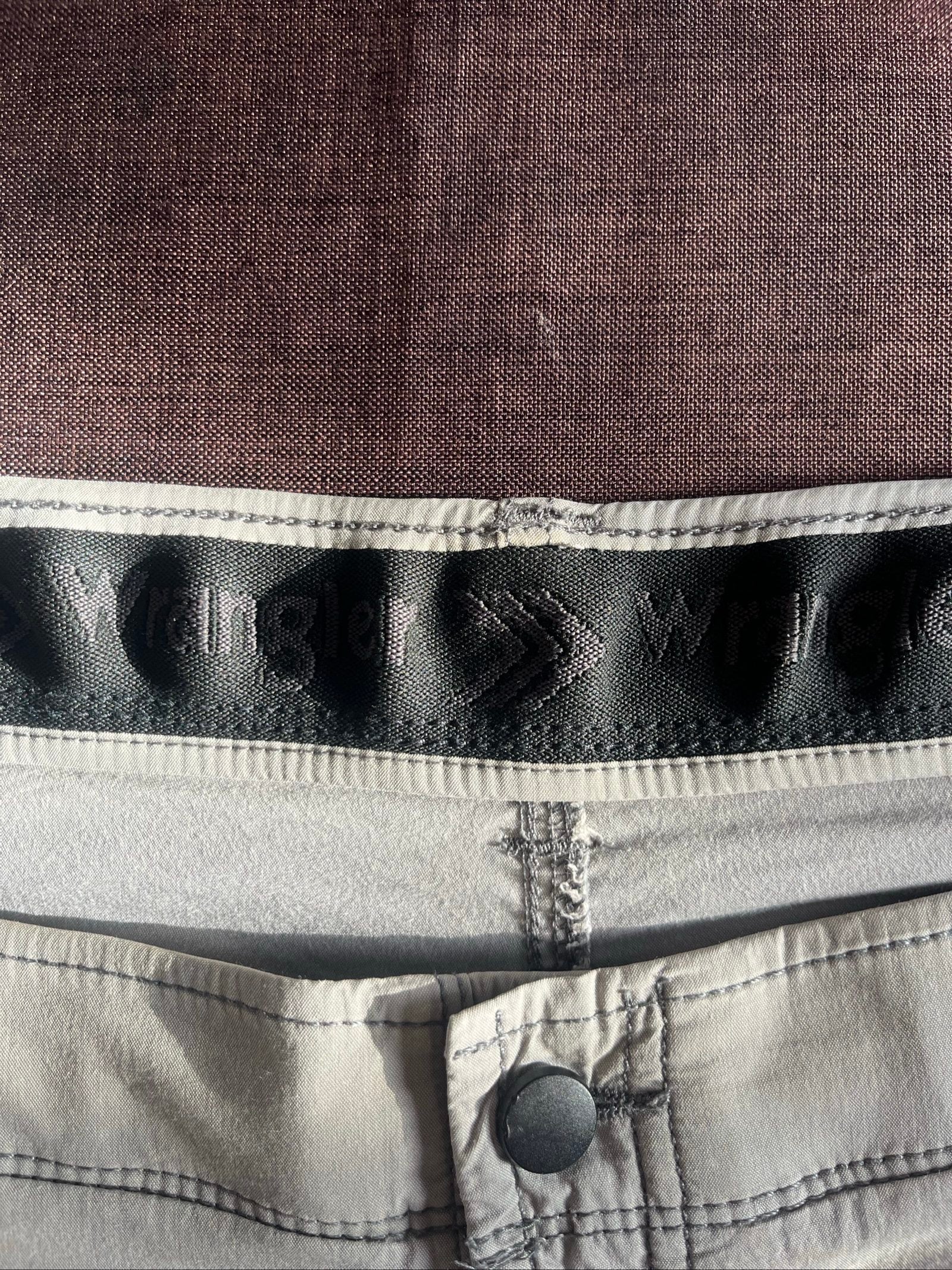 Wrangler Men's Grey Cargo Shorts Size 40 Pocket Detail image 6