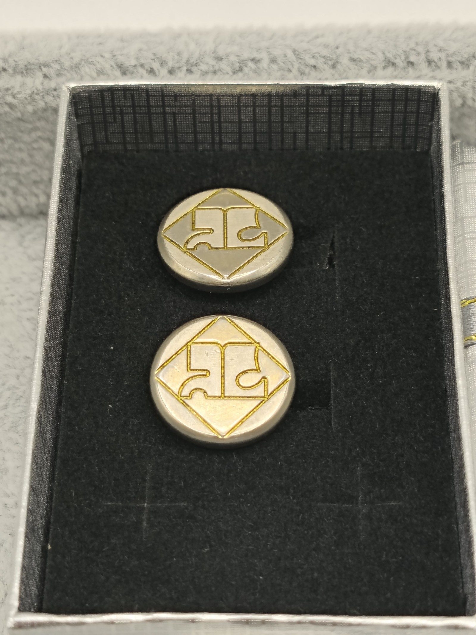 Courreges Round Cufflinks with Geometric Design image 2