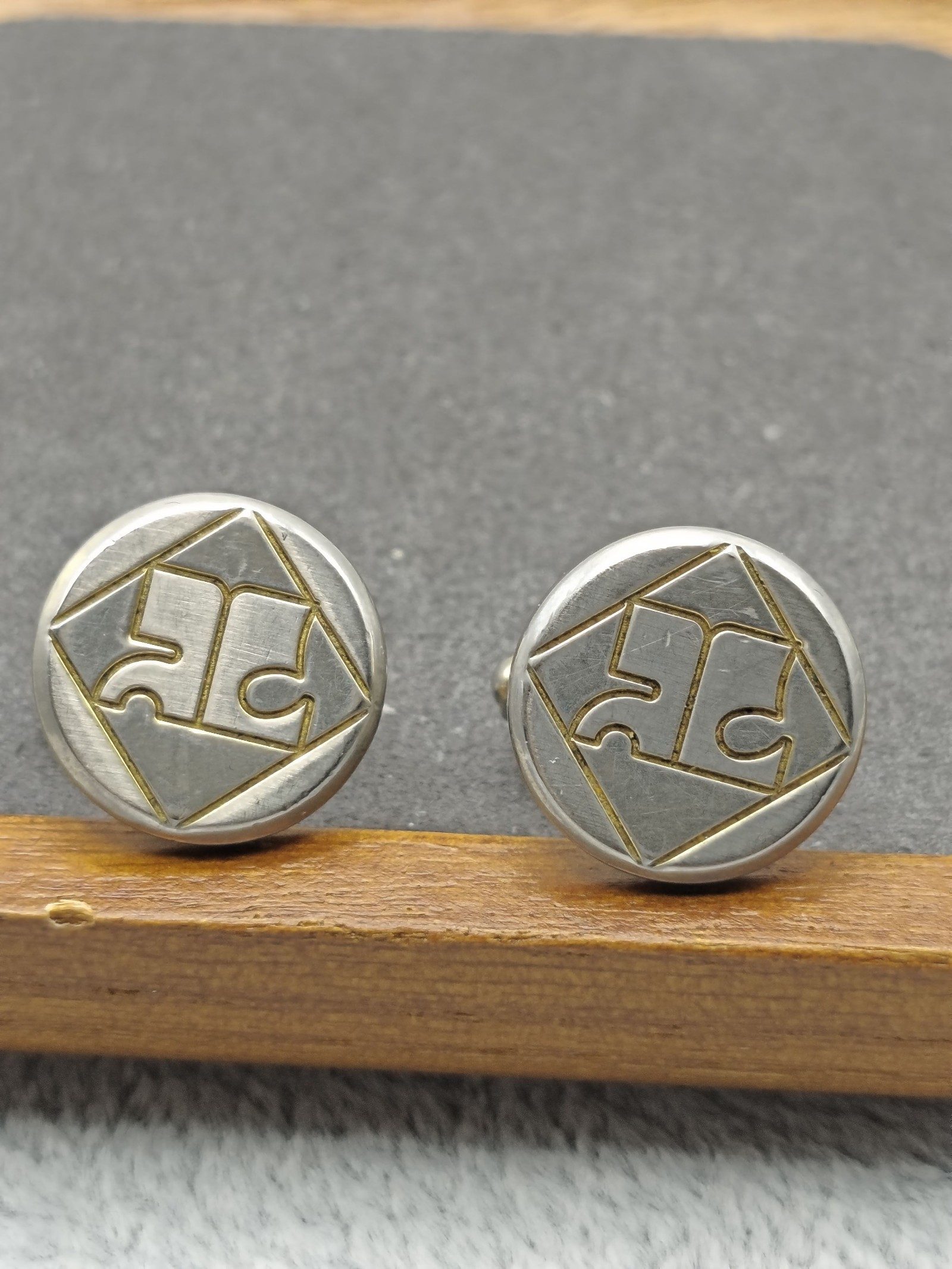 Courreges Round Cufflinks with Geometric Design image 3
