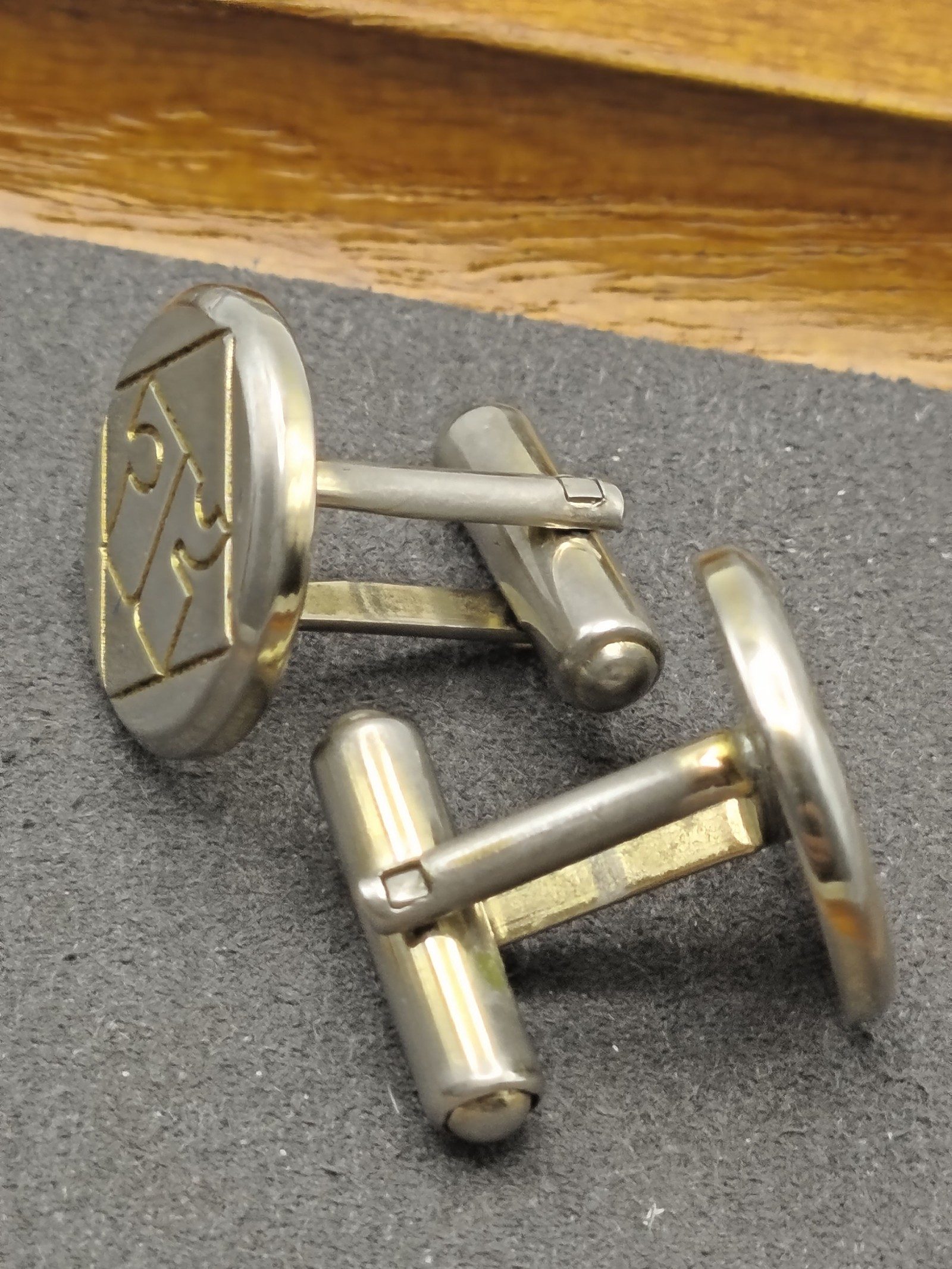 Courreges Round Cufflinks with Geometric Design image 8