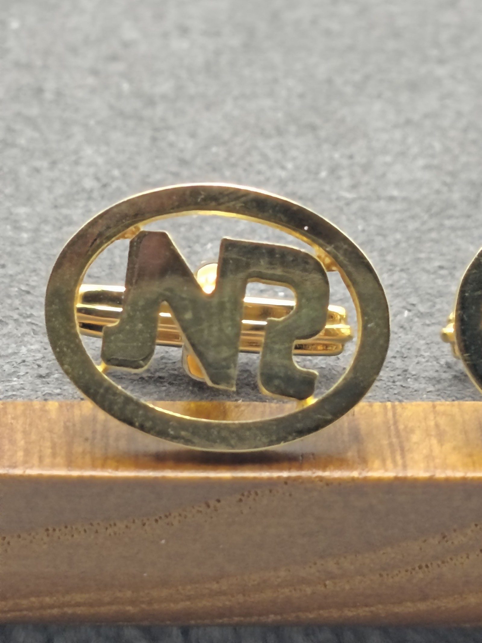 Nina Ricci Gold Tone NR Logo Cufflinks Unisex image 7