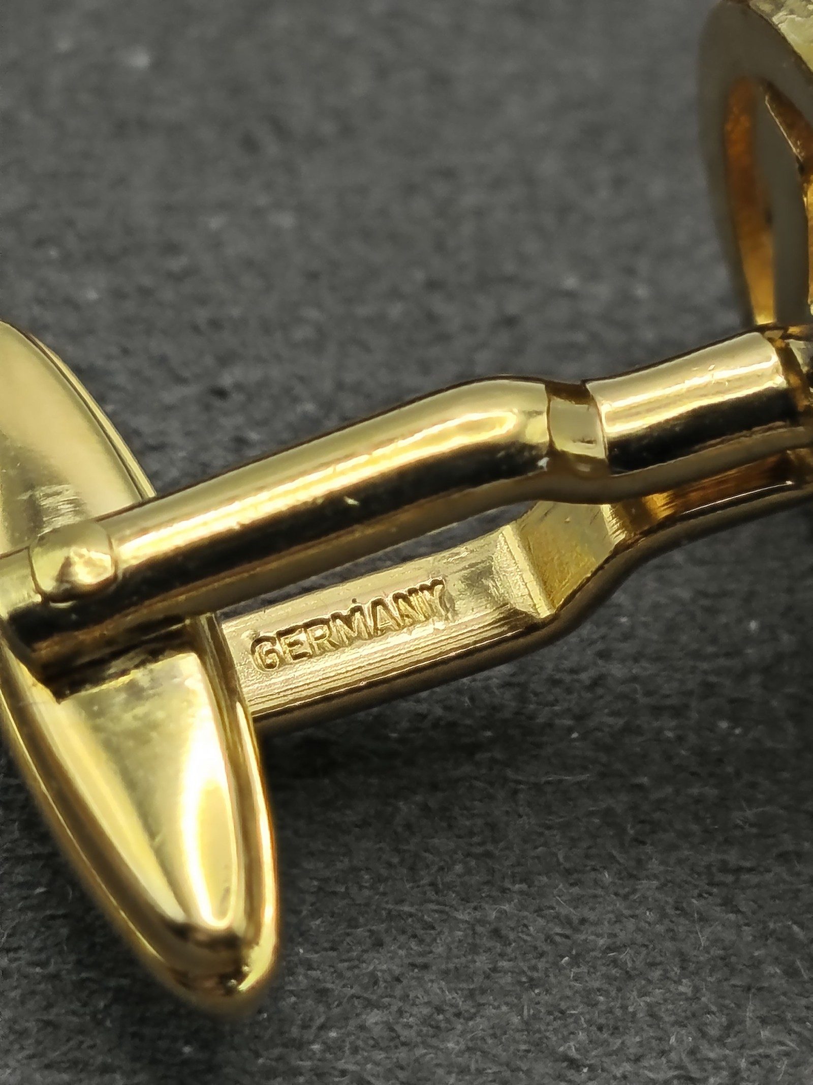 Nina Ricci Gold Tone NR Logo Cufflinks Unisex image 9