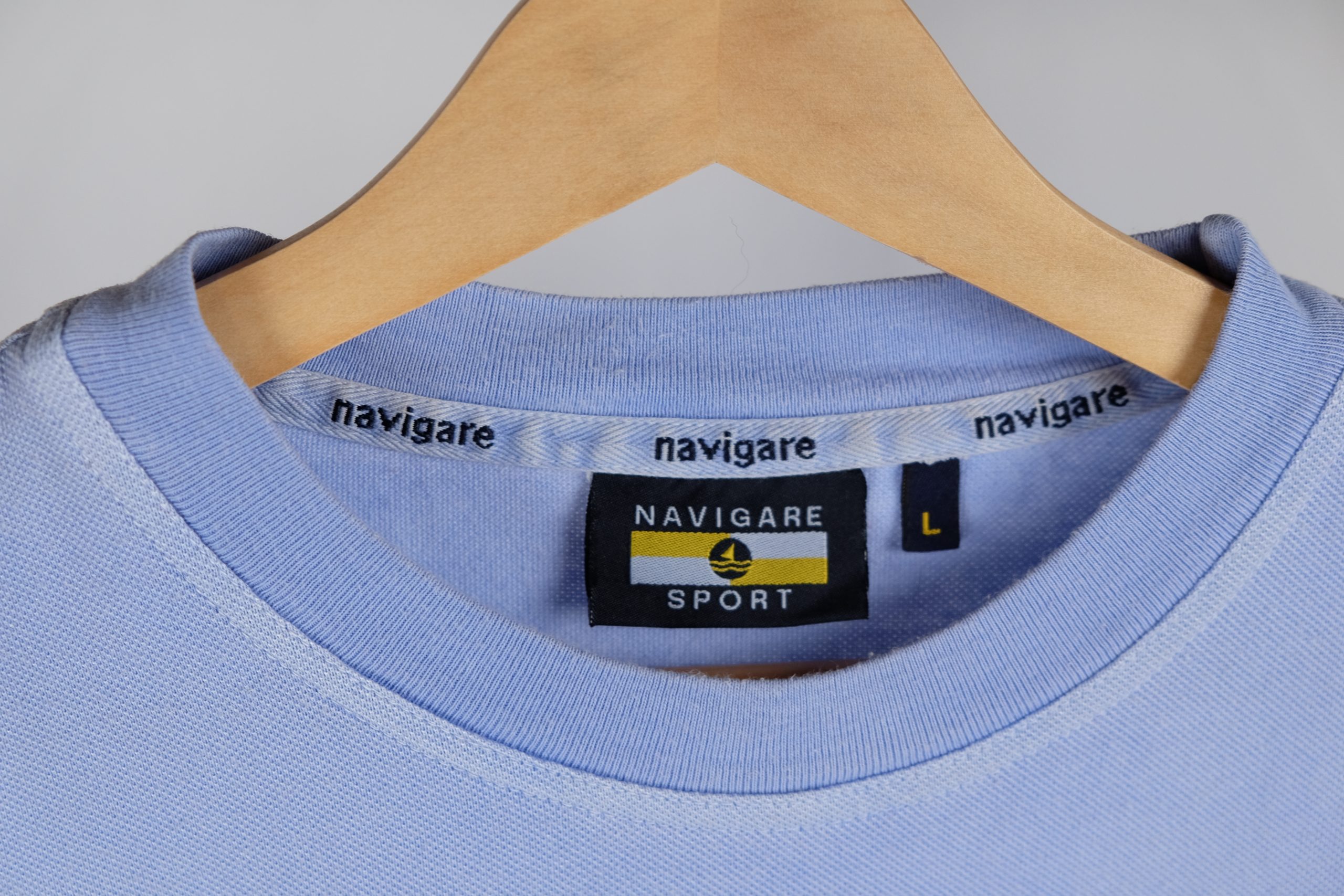 T-shirt image 4