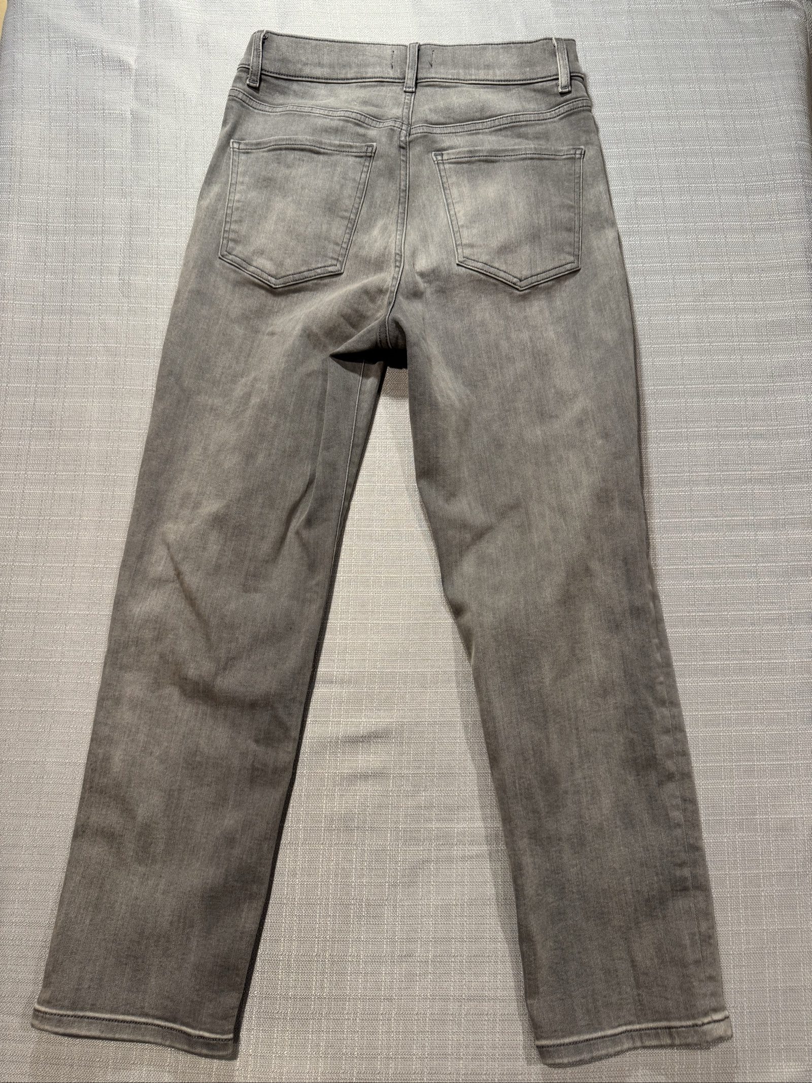 Women’s Express Gray Wash Straight Leg Jeans – 6 Regular image 7