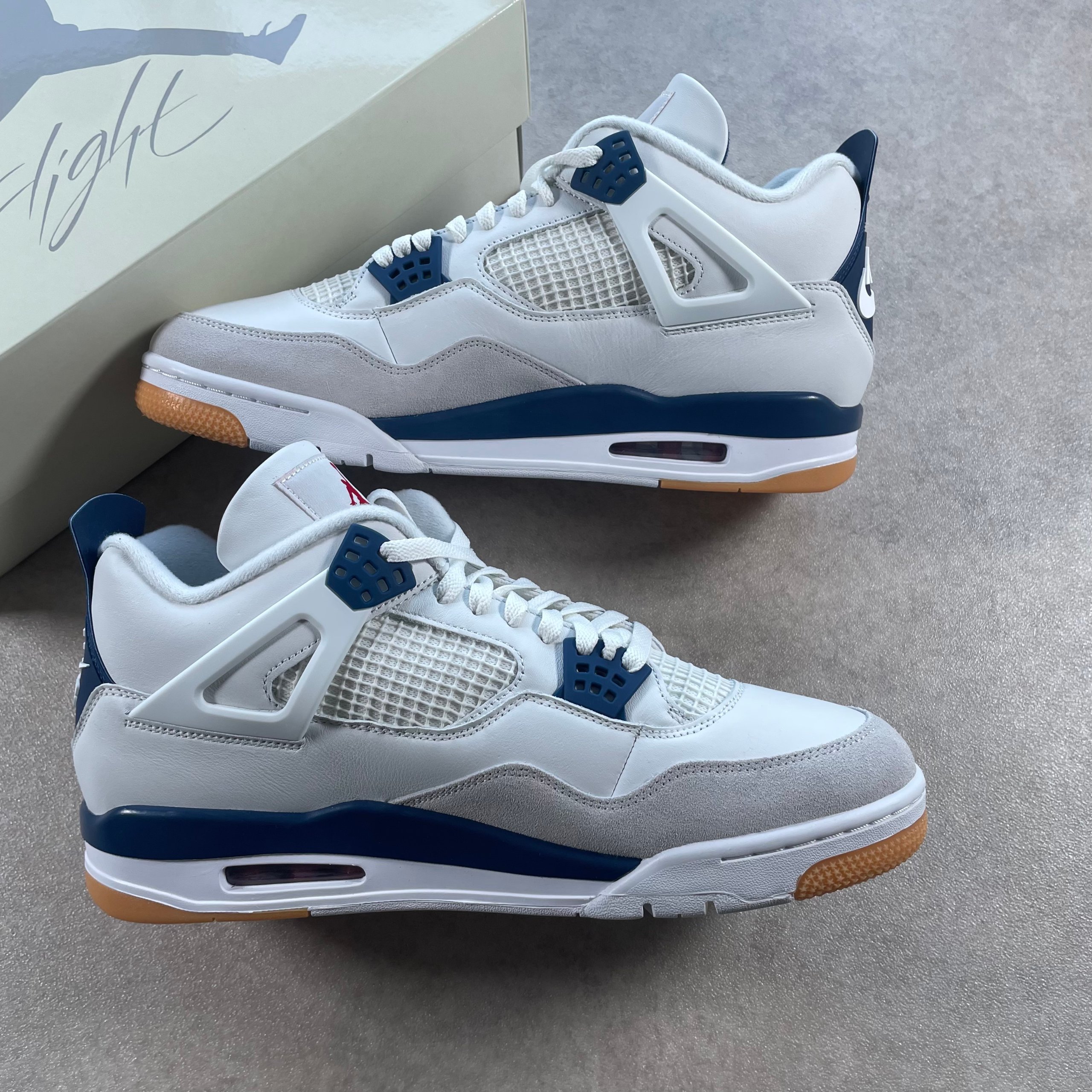 Nike SB x Air Jordan 4 Retro SP "Summit White, Navy" (UK12) image 2